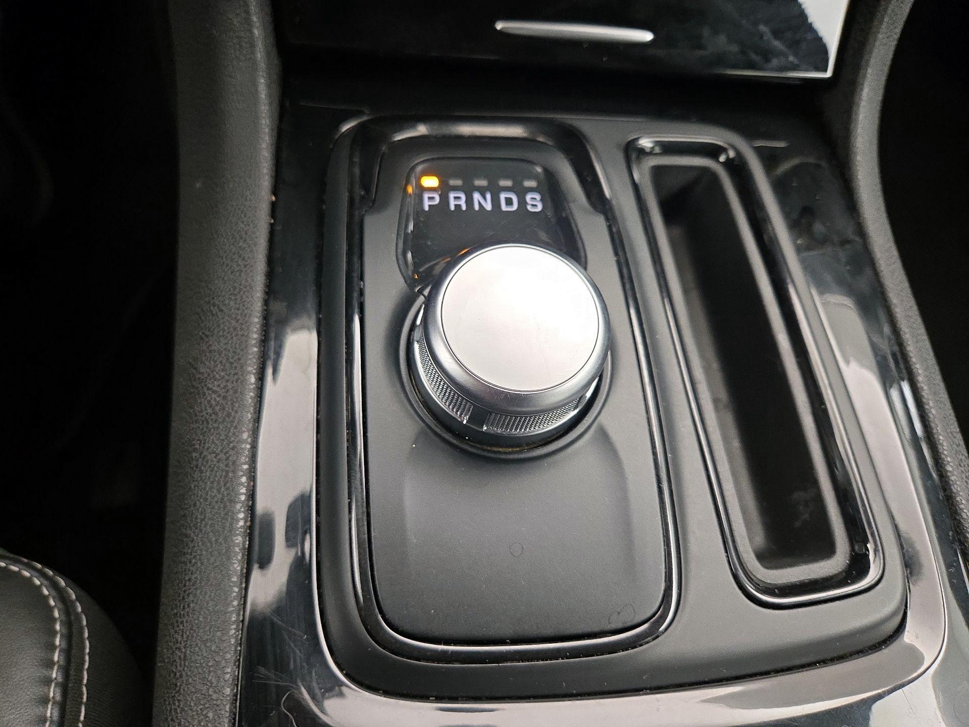 Thumbnail: 2023 Chrysler 300 - 18