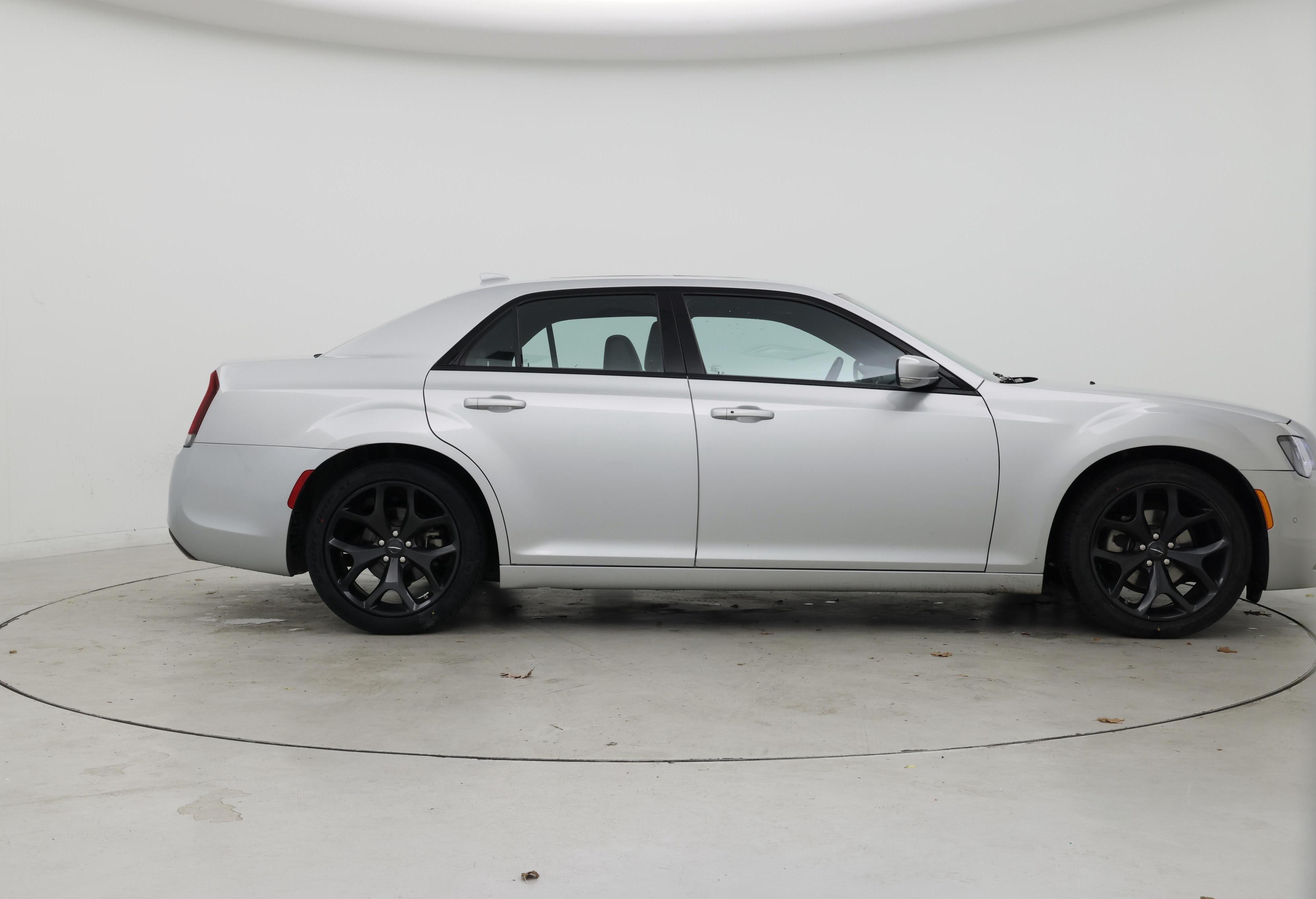 Thumbnail: 2023 Chrysler 300 - 7