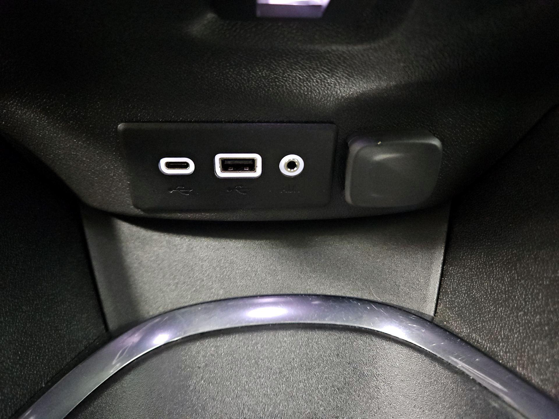 Thumbnail: 2023 Chevrolet Malibu - 18