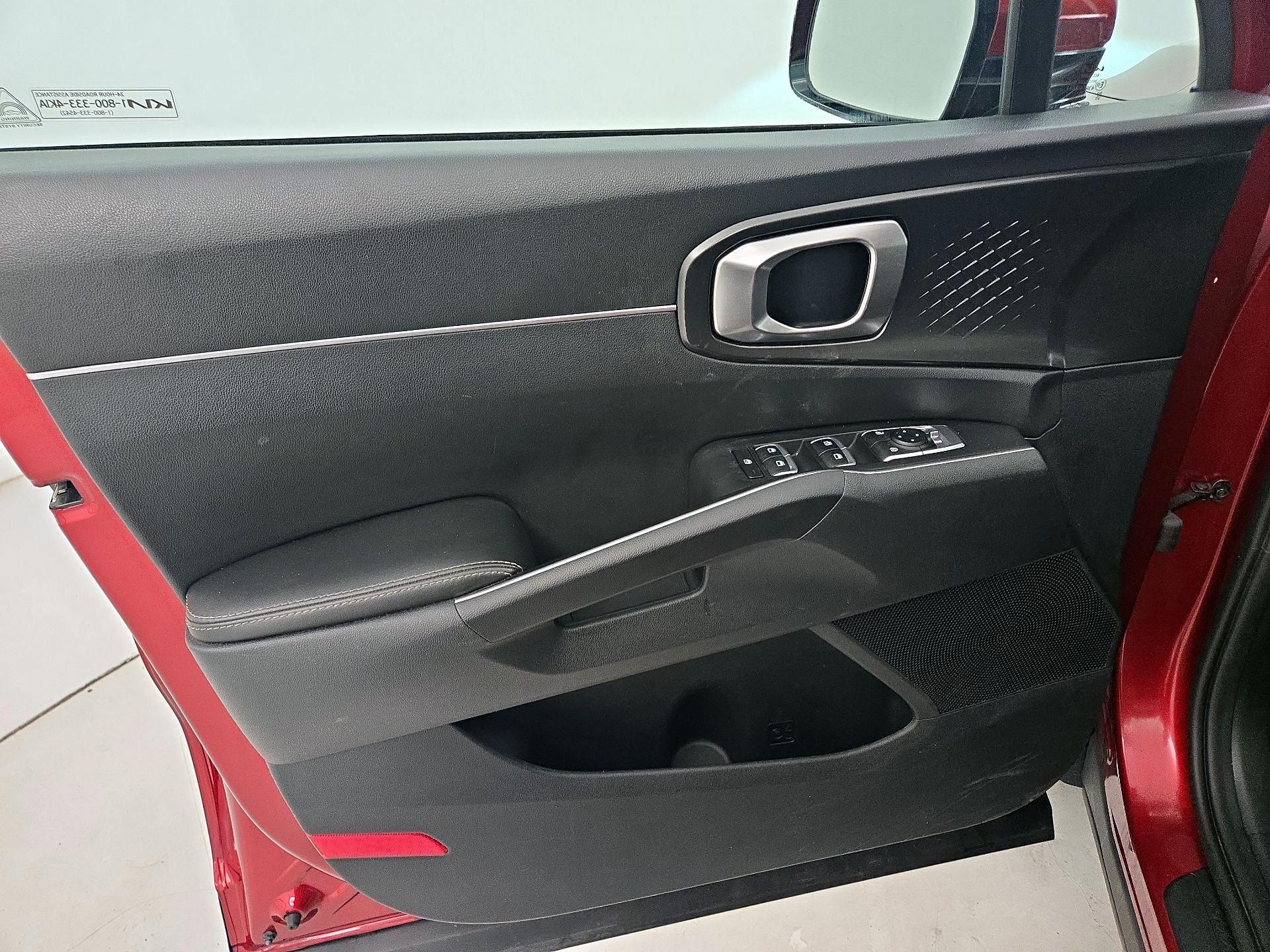 Thumbnail: 2022 Kia Sorento - 12