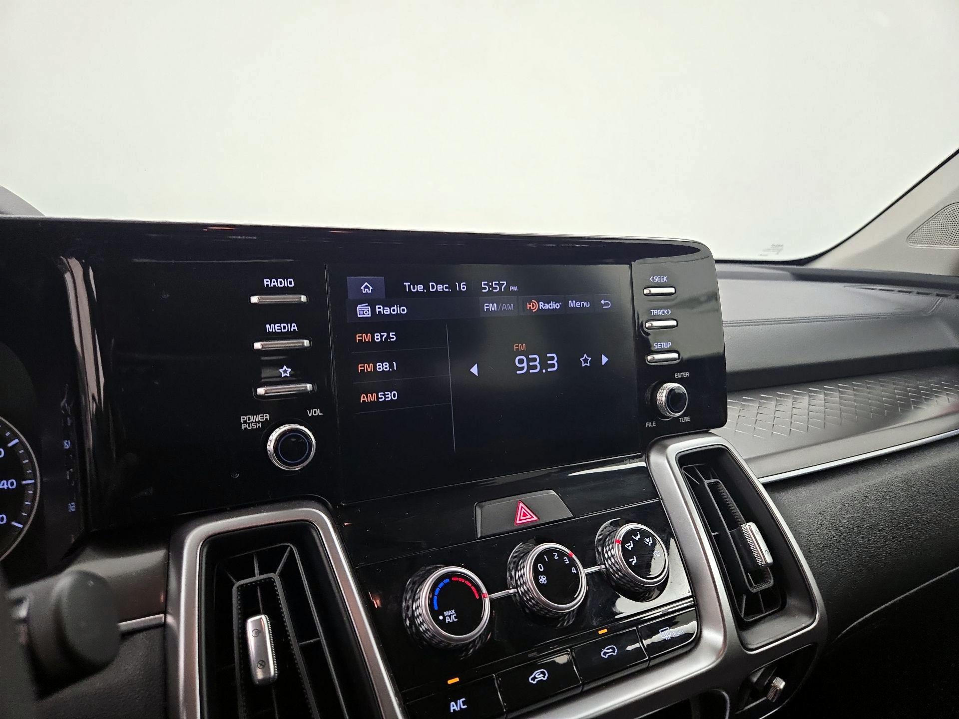 Thumbnail: 2022 Kia Sorento - 15