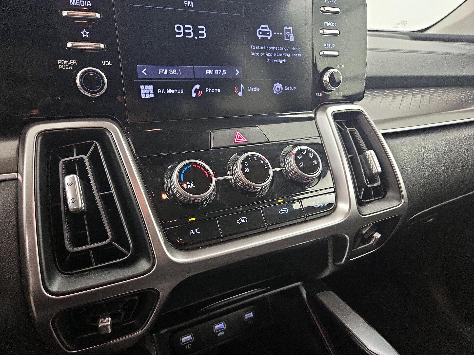 Thumbnail: 2022 Kia Sorento - 16