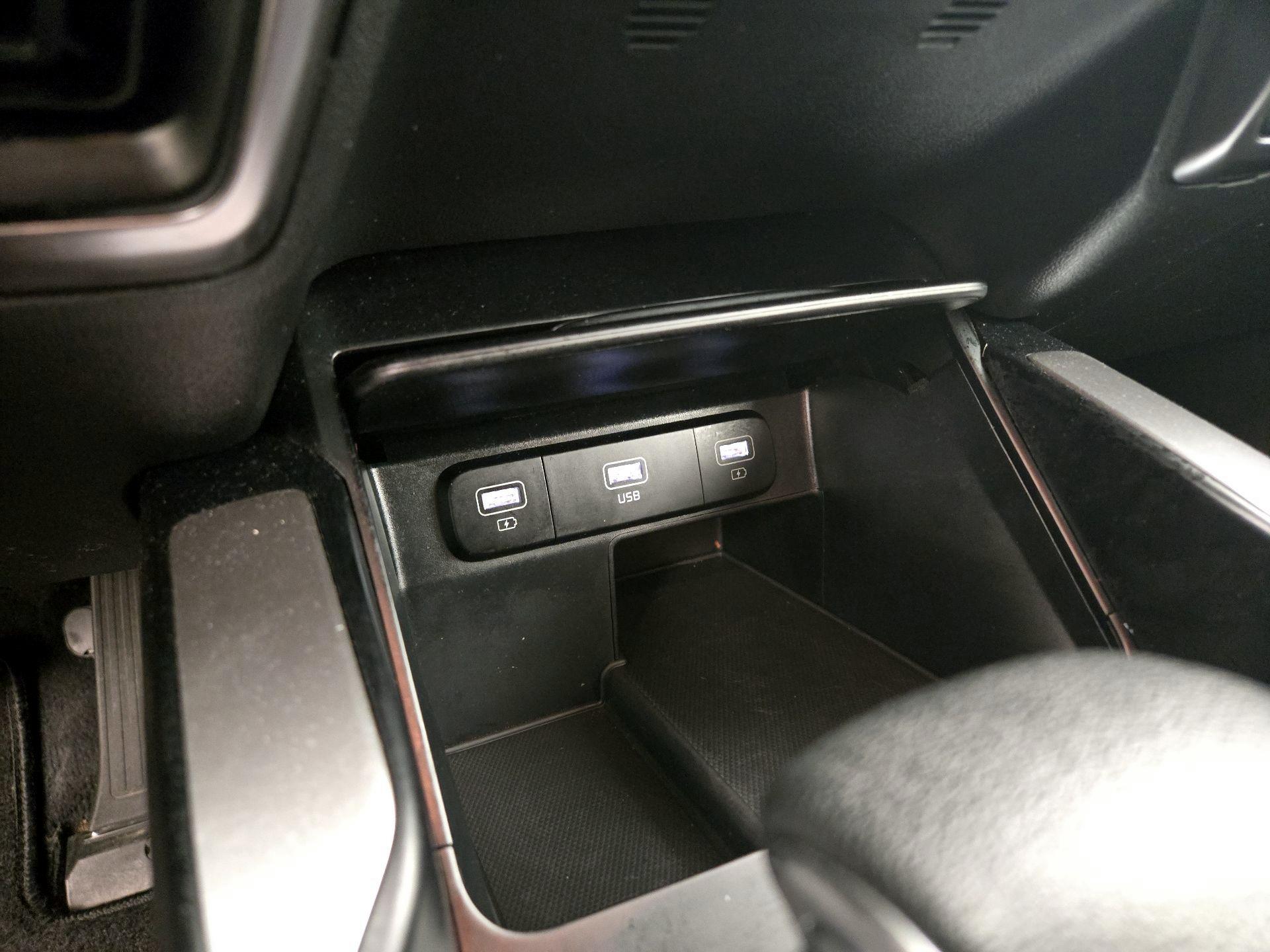 Thumbnail: 2022 Kia Sorento - 18