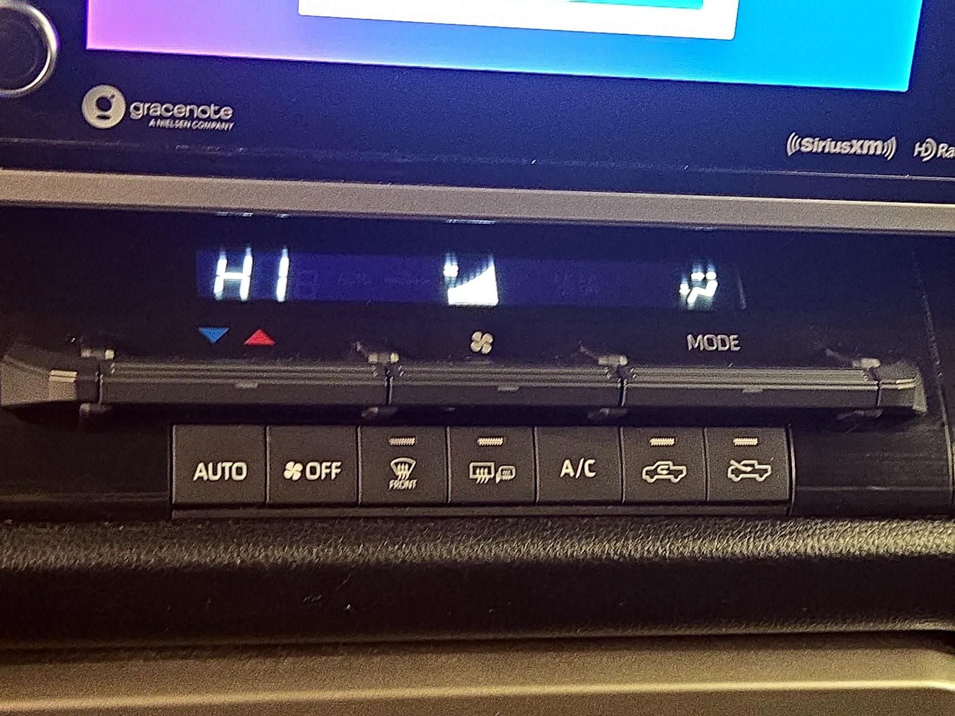 Thumbnail: 2022 Toyota Tundra - 16