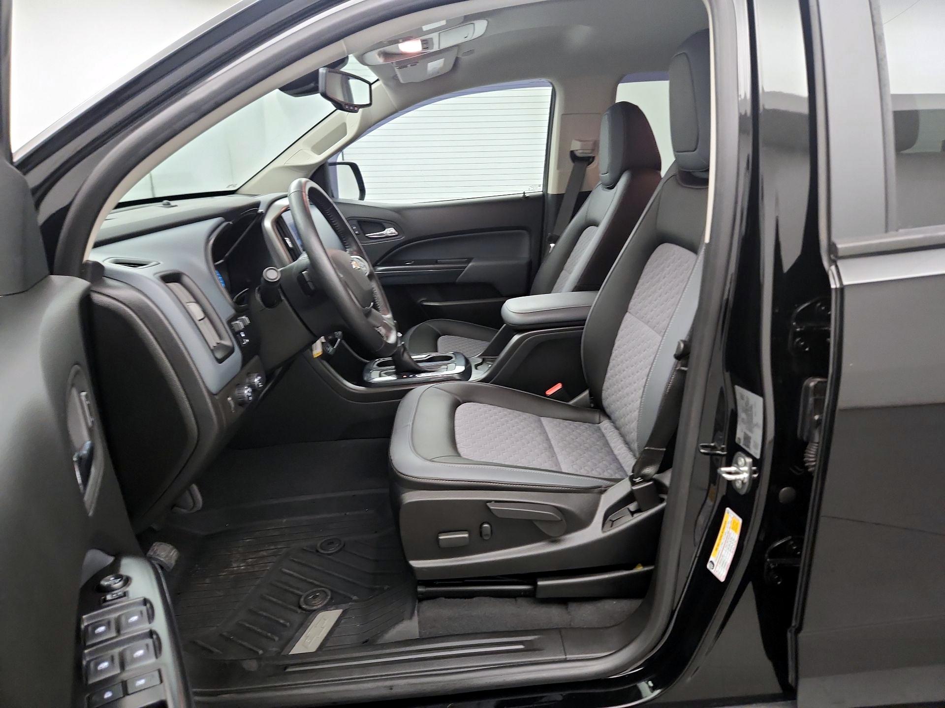 Thumbnail: 2022 Chevrolet Colorado - 9