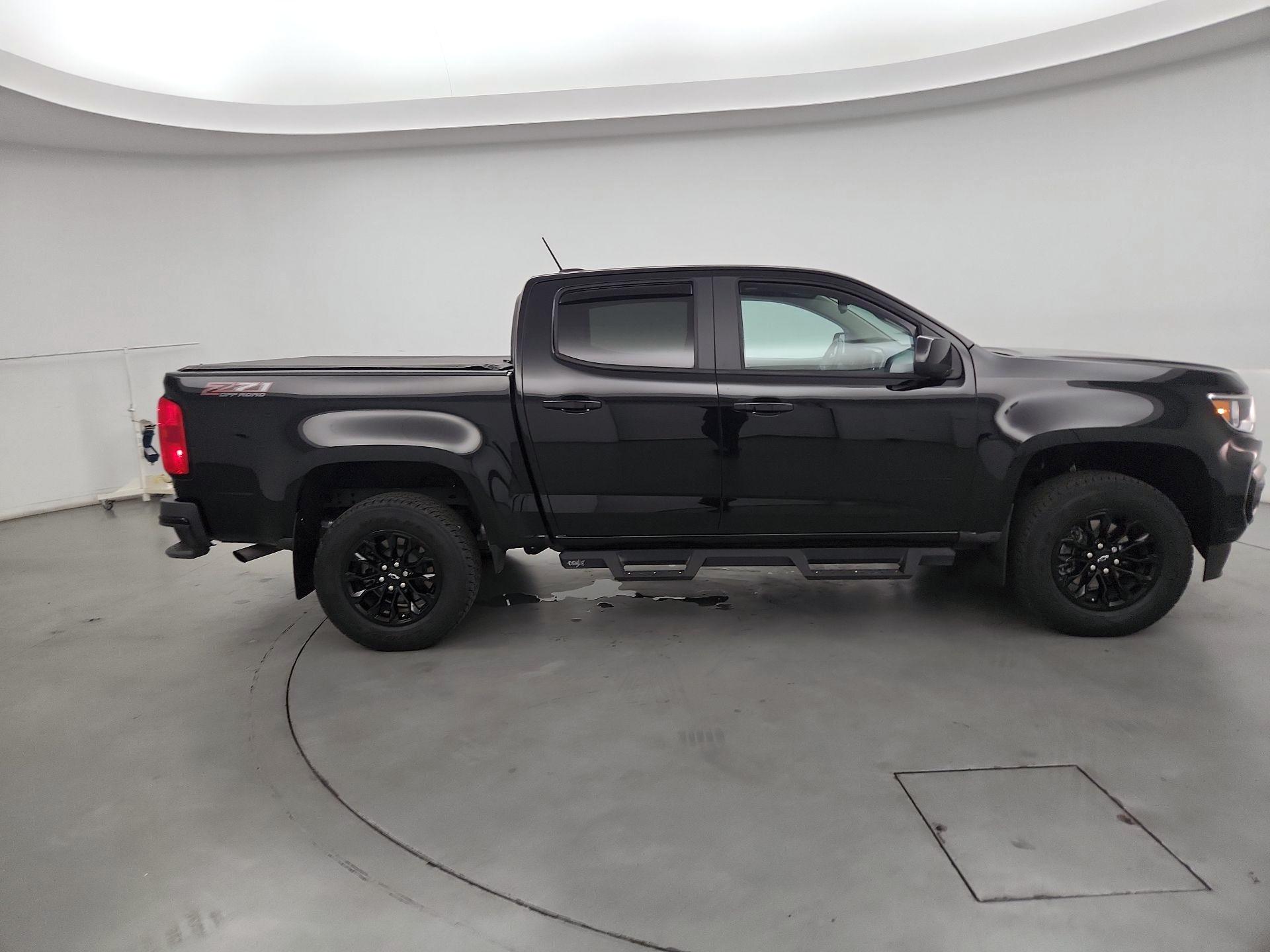 Thumbnail: 2022 Chevrolet Colorado - 4