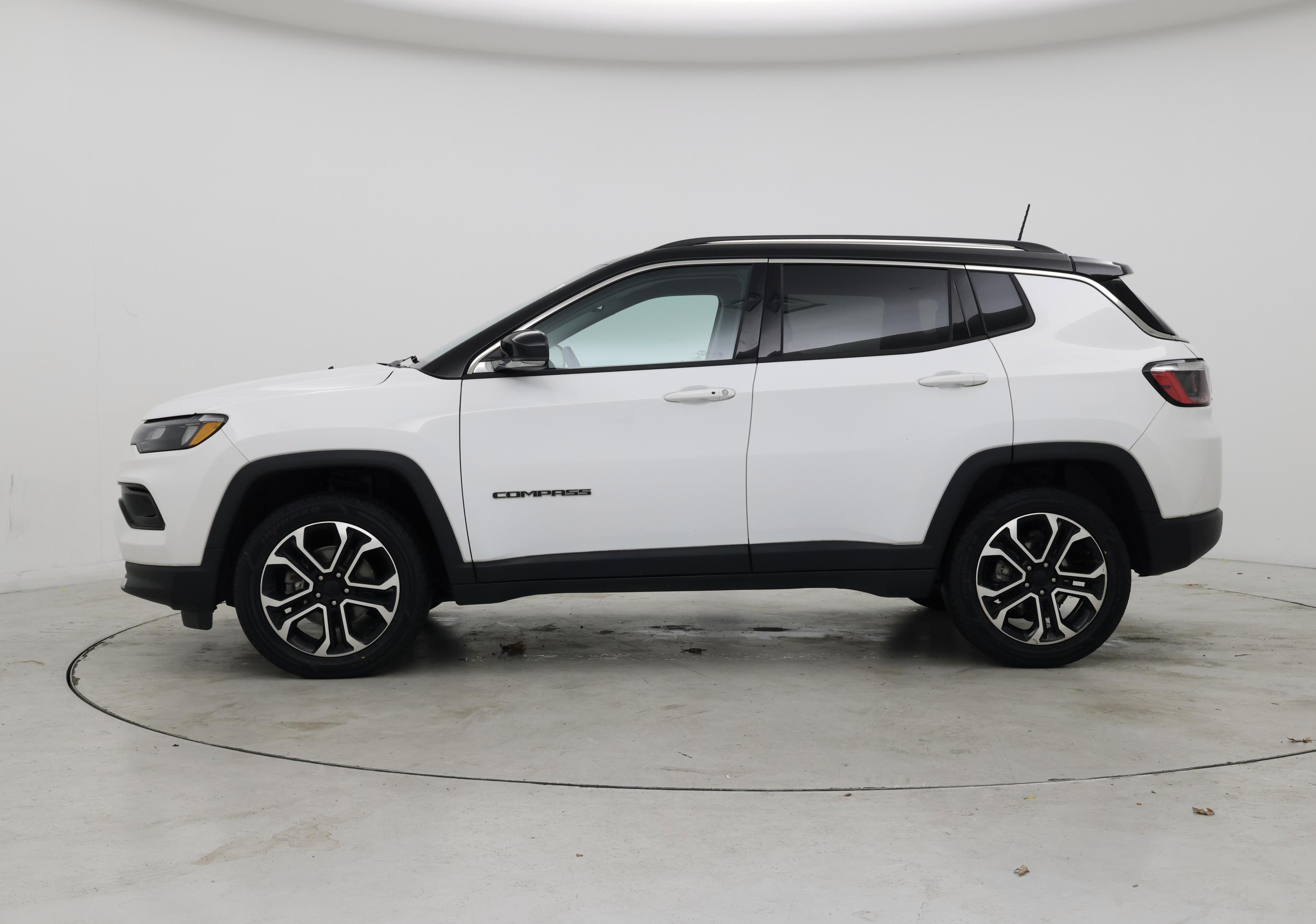 Thumbnail: 2022 Jeep Compass - 3