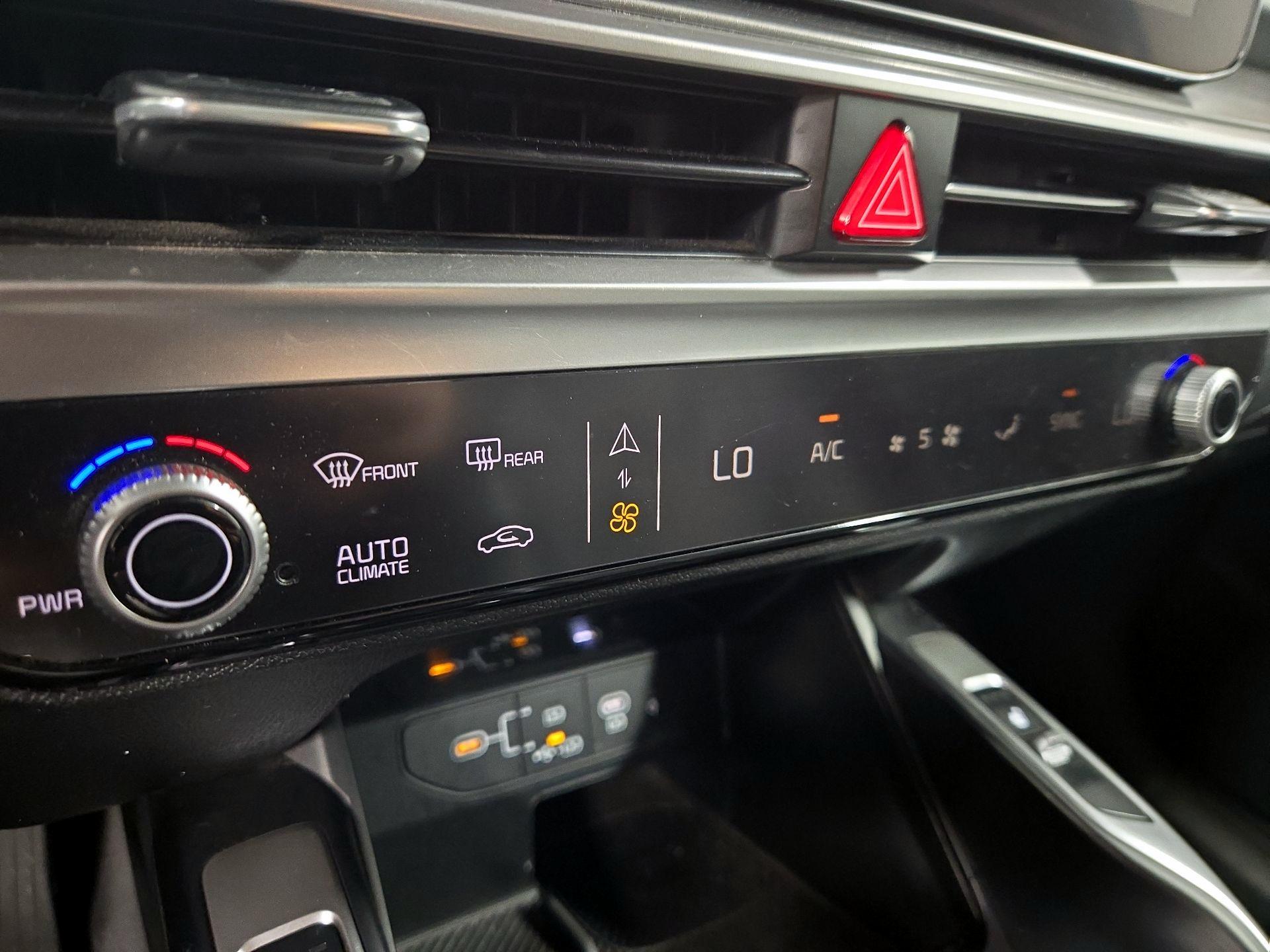 Thumbnail: 2024 Kia Sorento - 17