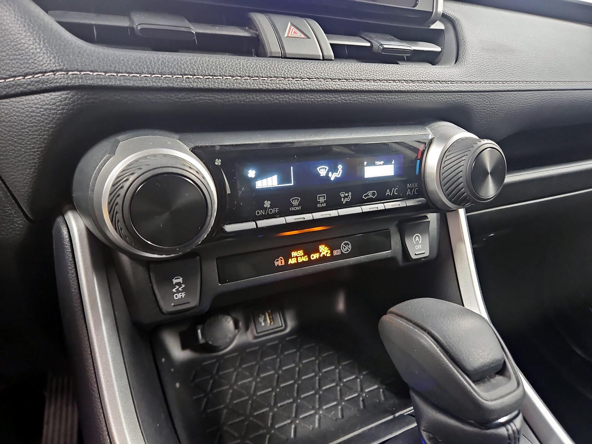 Thumbnail: 2024 Toyota RAV4 - 16