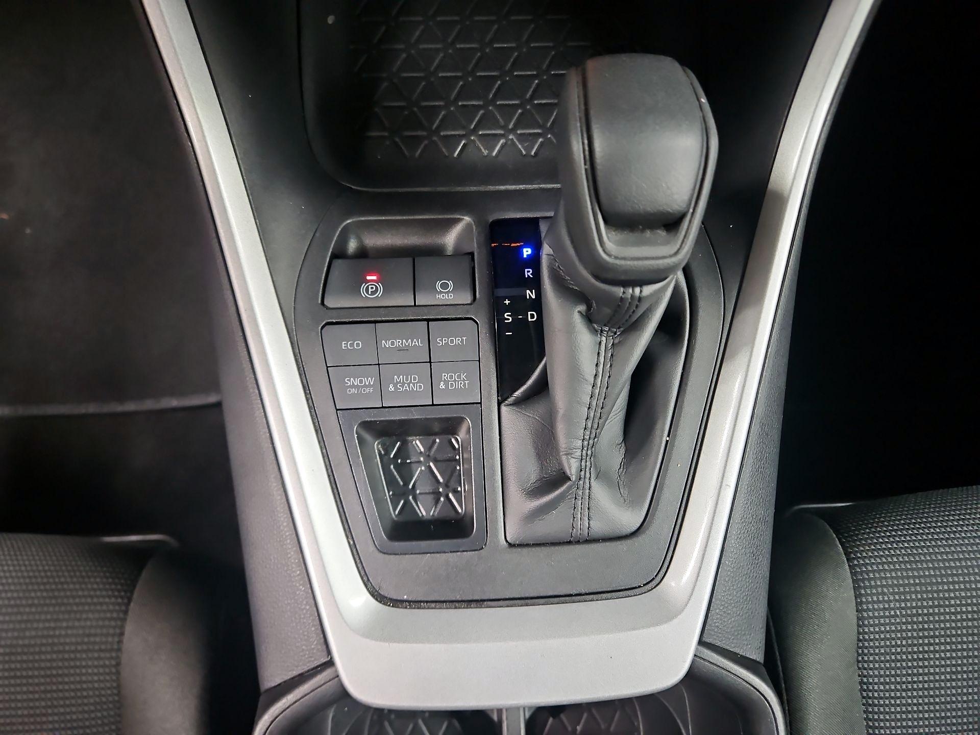 Thumbnail: 2024 Toyota RAV4 - 17