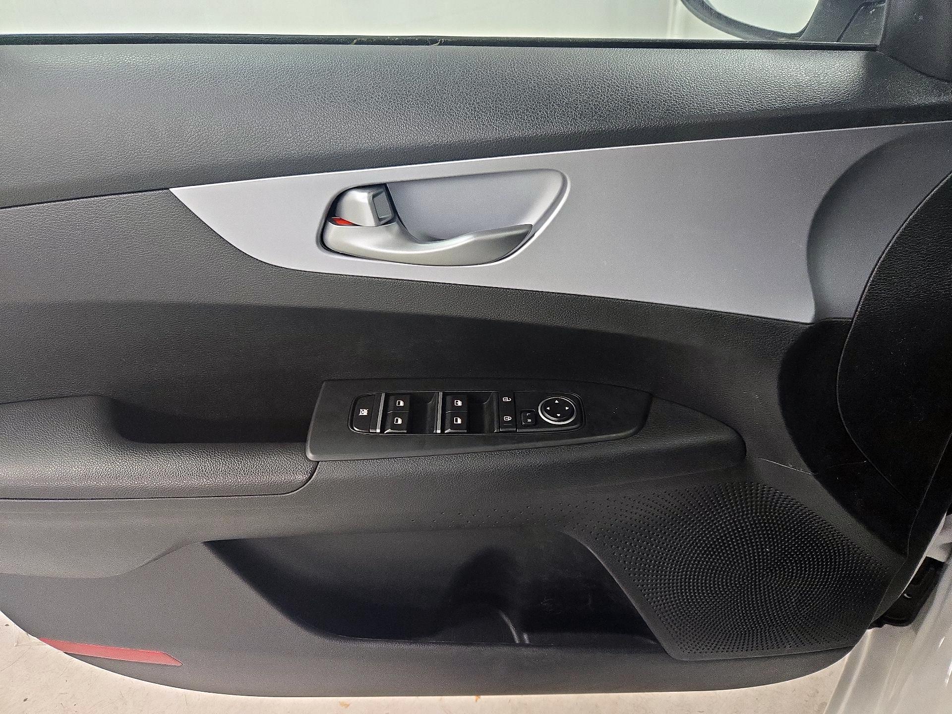 Thumbnail: 2024 Kia Forte - 12