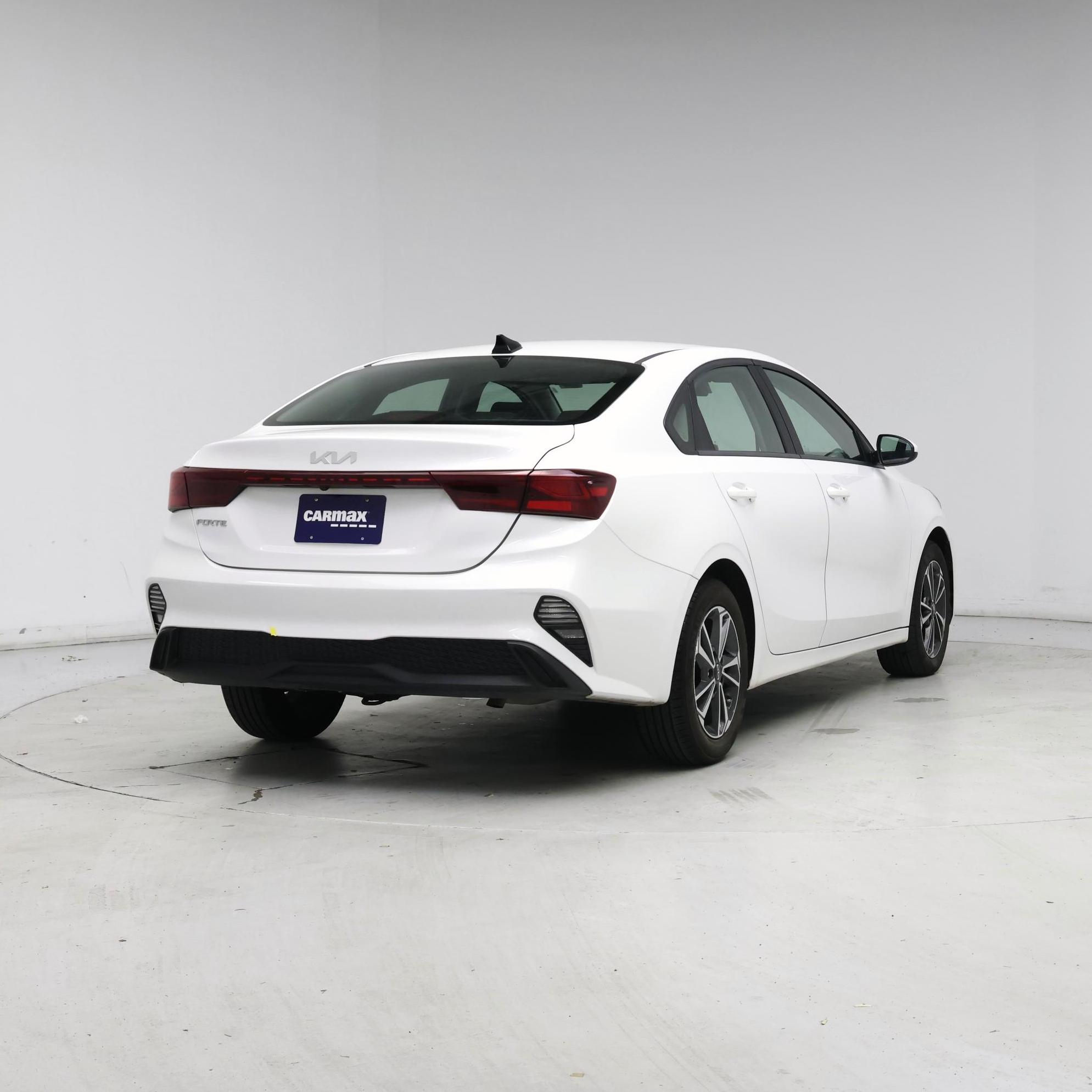 Thumbnail: 2024 Kia Forte - 8