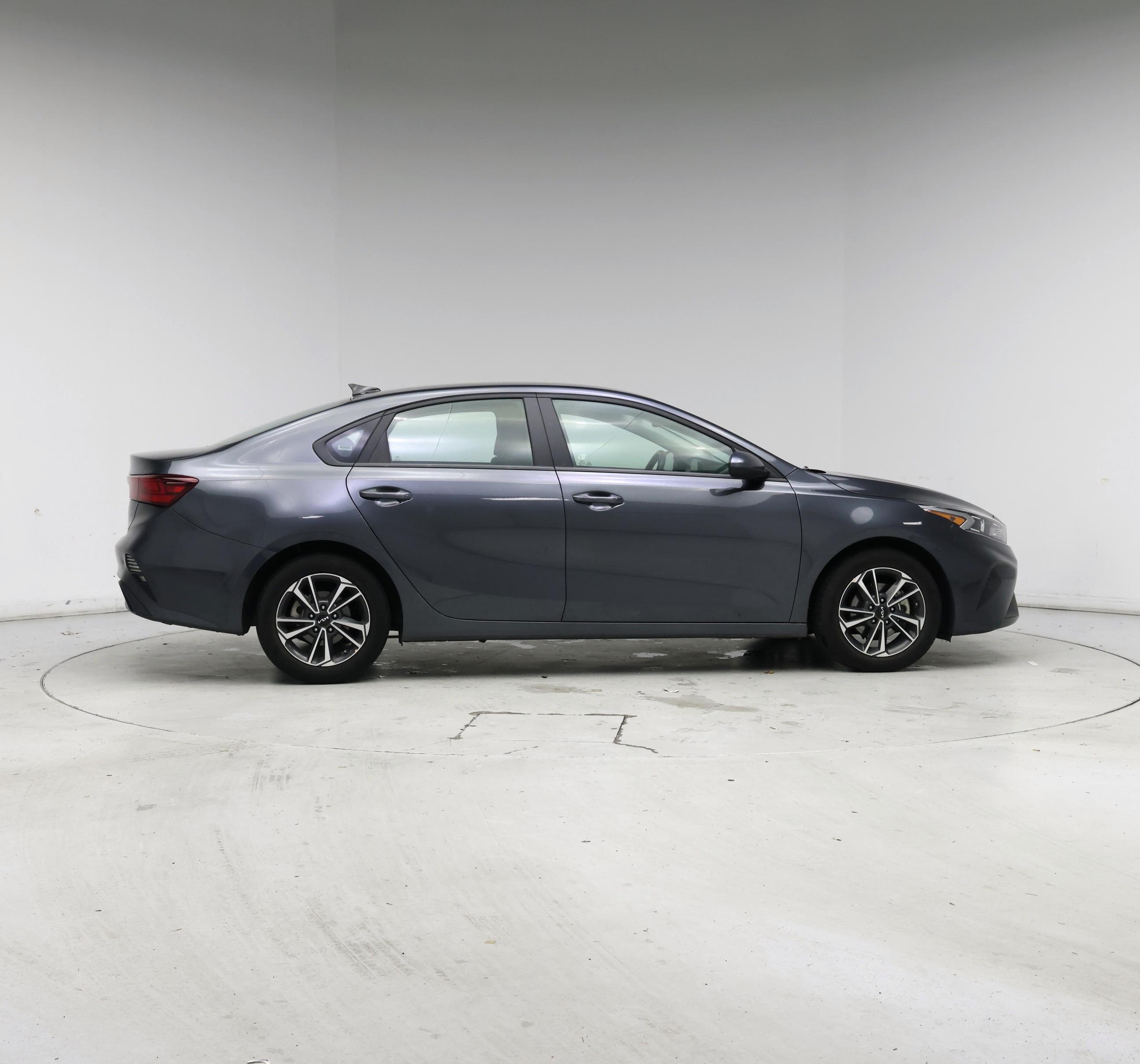 Thumbnail: 2024 Kia Forte - 7