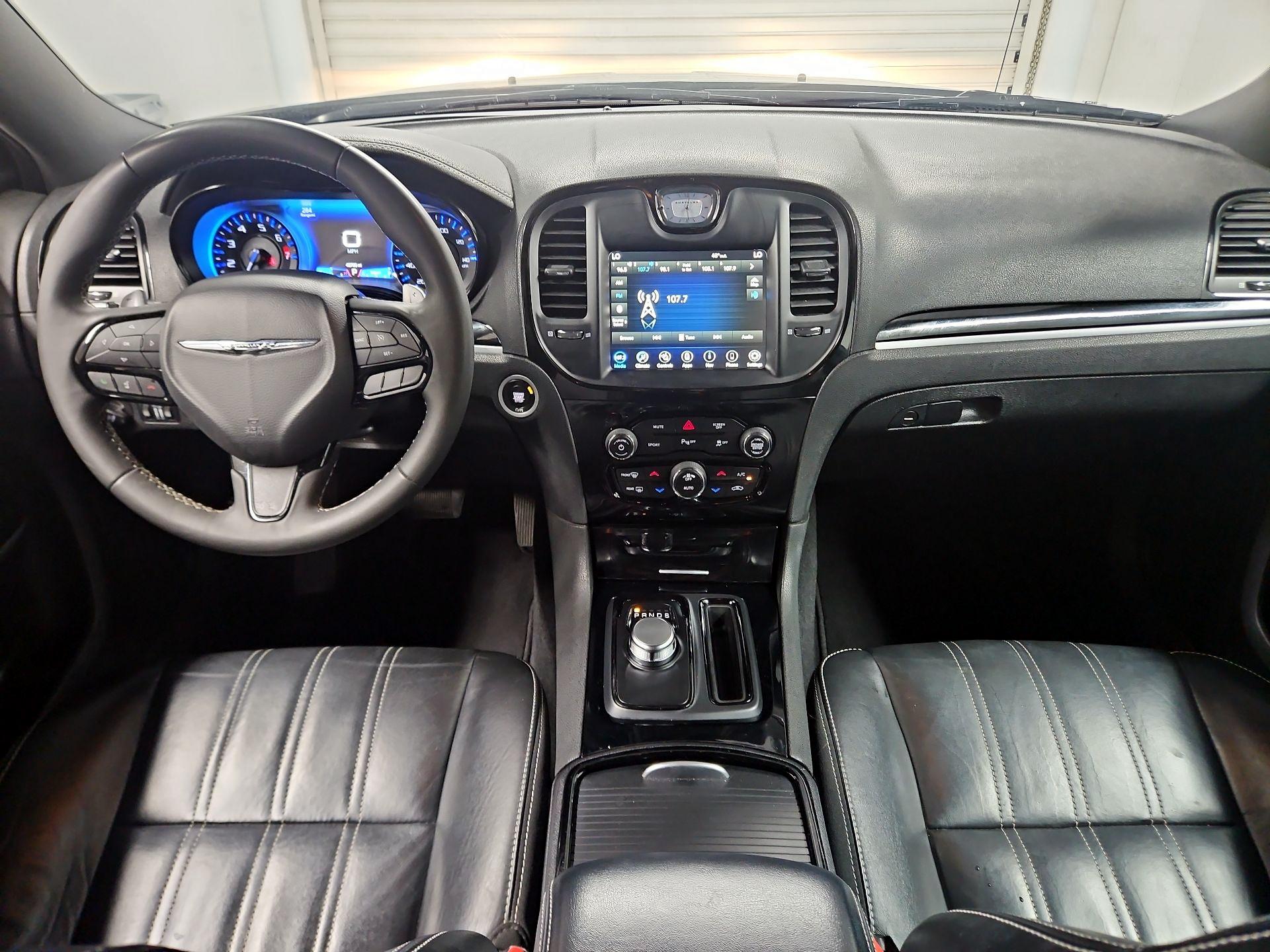 Thumbnail: 2023 Chrysler 300 - 9