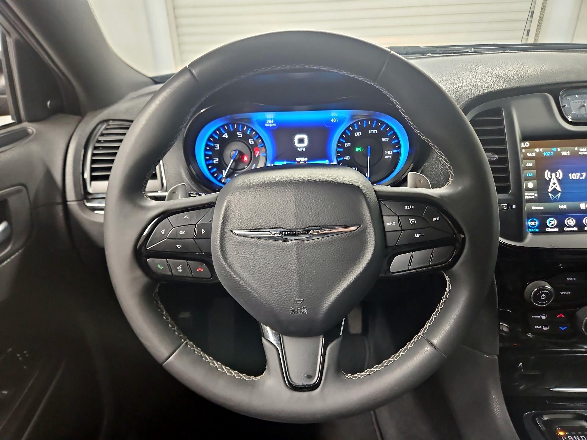 Thumbnail: 2023 Chrysler 300 - 10