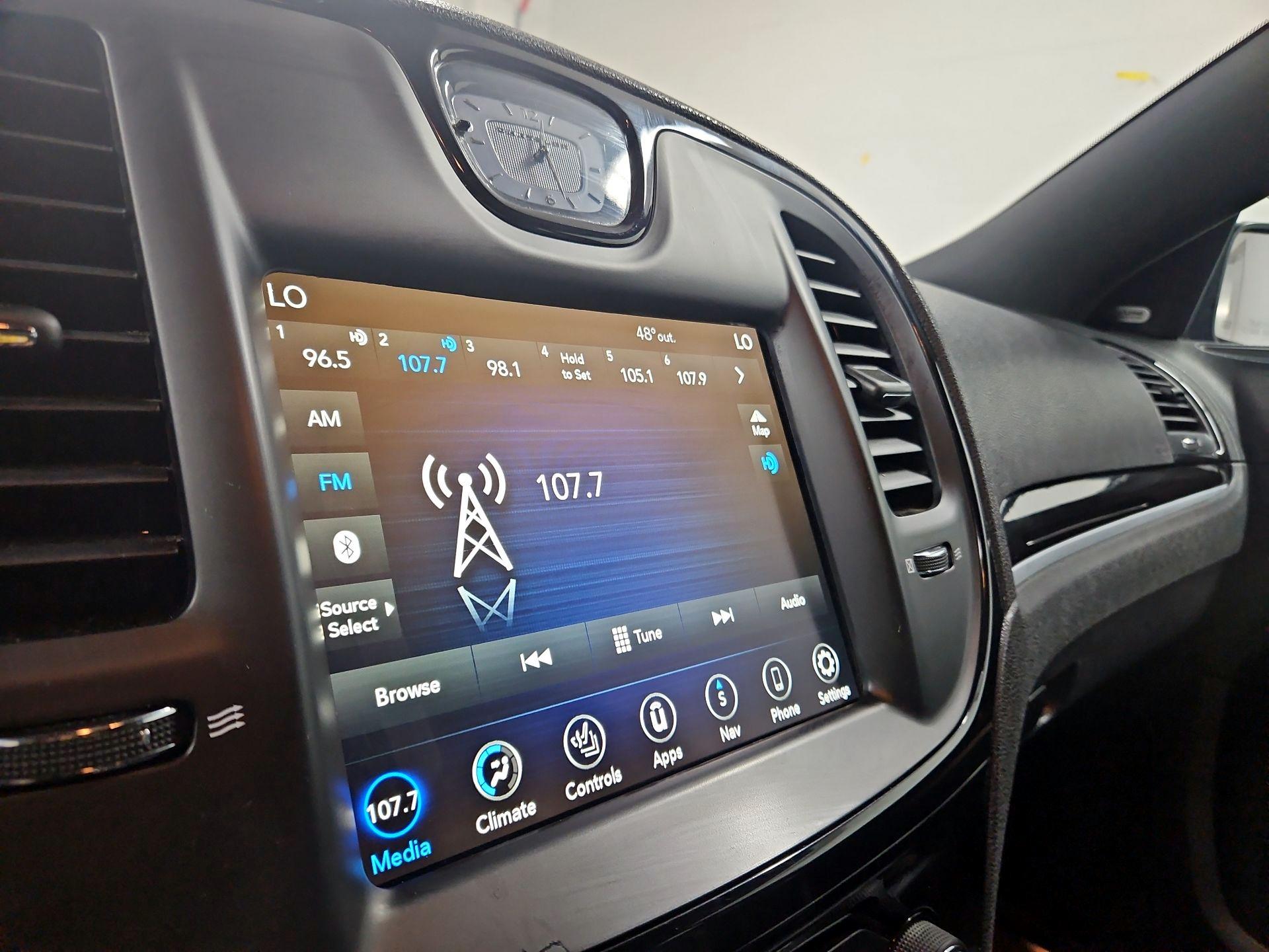 Thumbnail: 2023 Chrysler 300 - 15