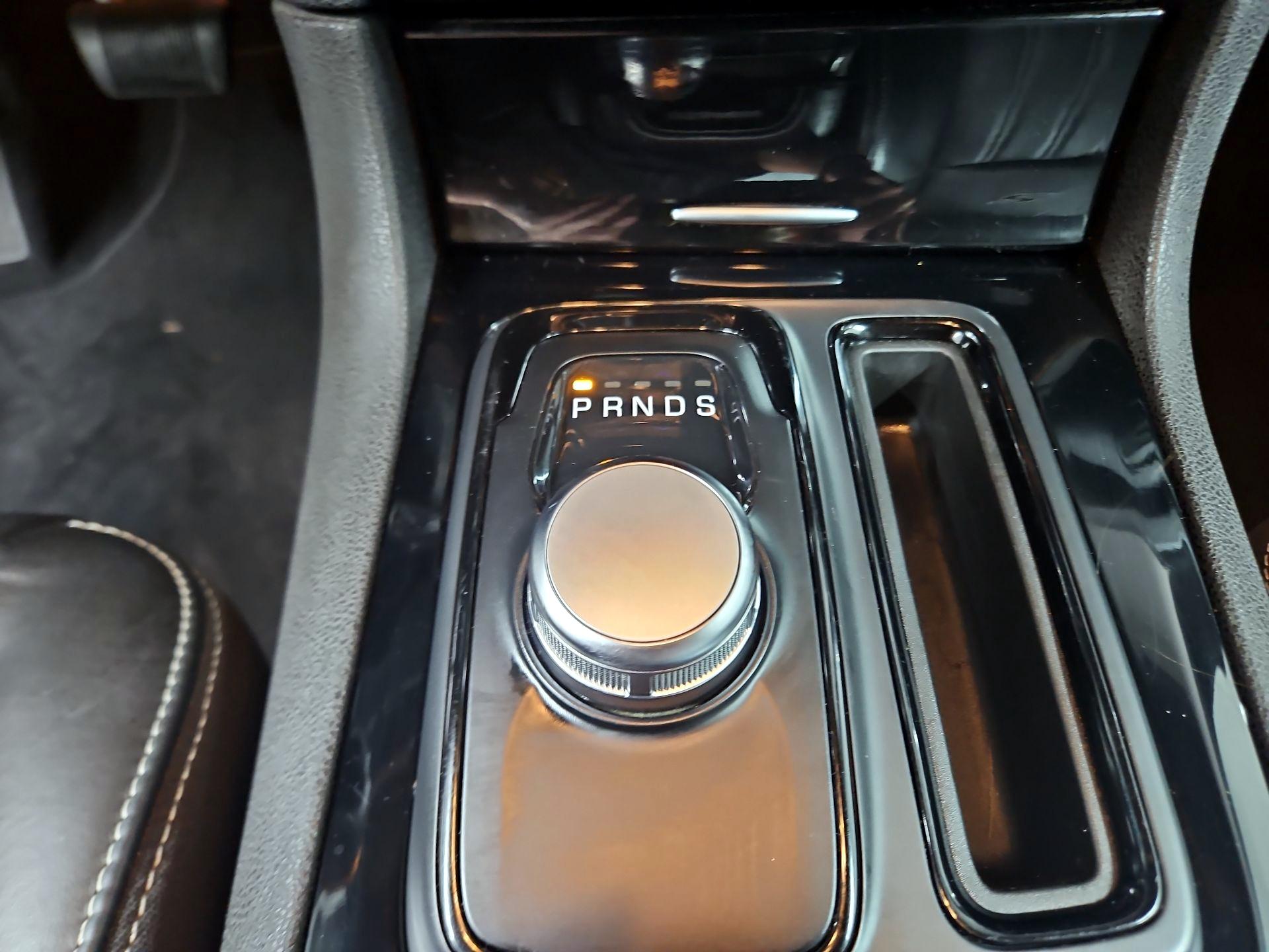 Thumbnail: 2023 Chrysler 300 - 17