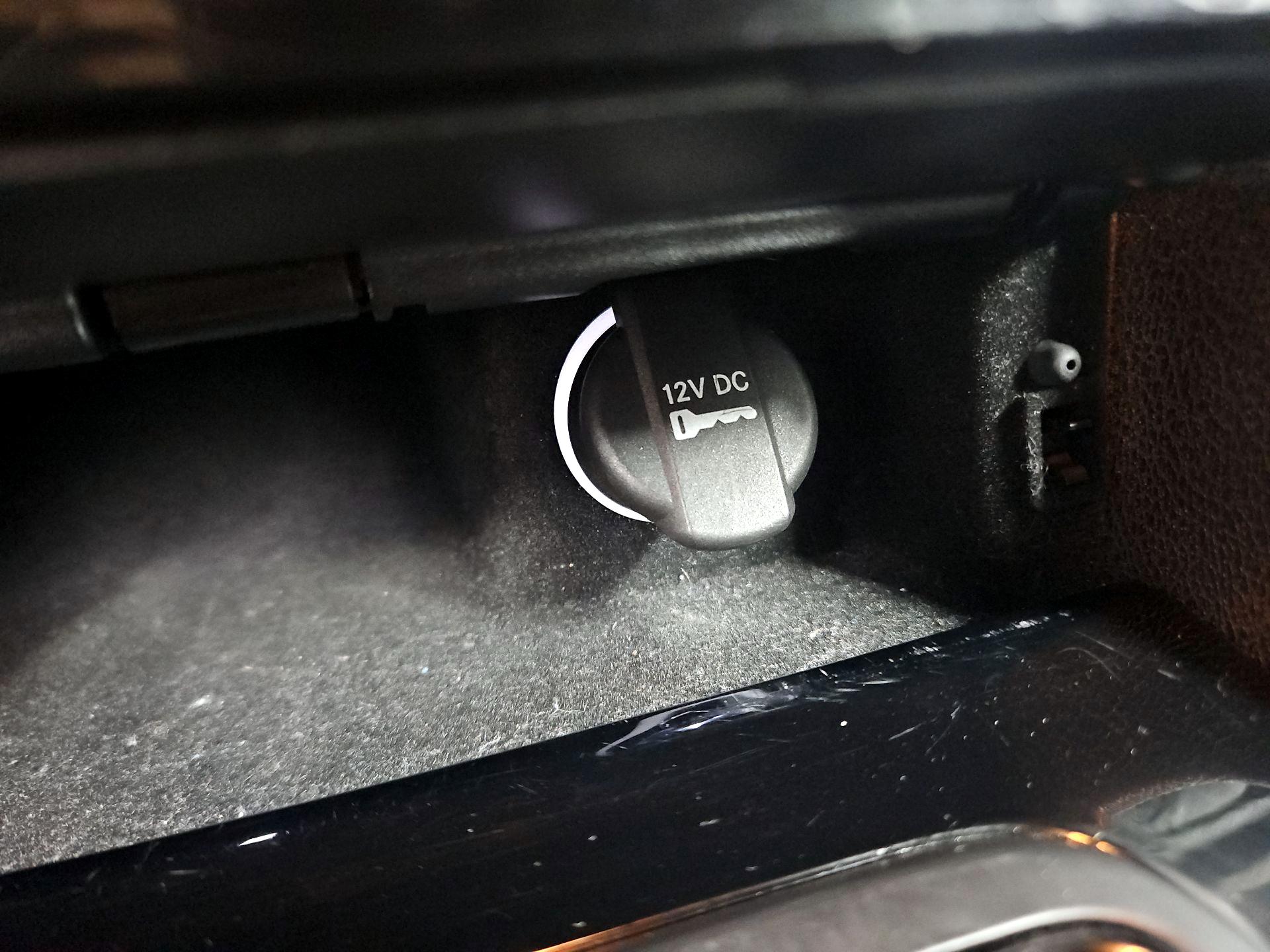 Thumbnail: 2023 Chrysler 300 - 18