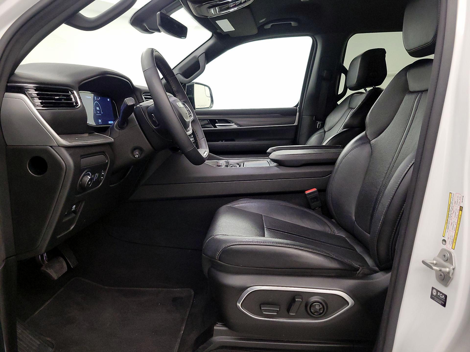 Thumbnail: 2024 Jeep Wagoneer - 11