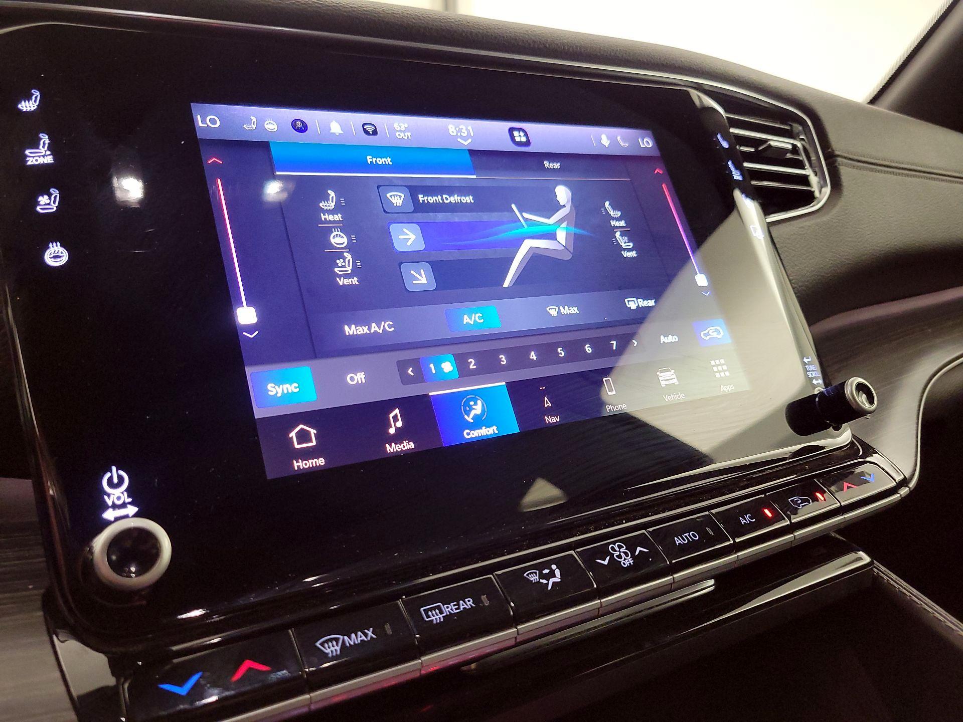 Thumbnail: 2024 Jeep Wagoneer - 17