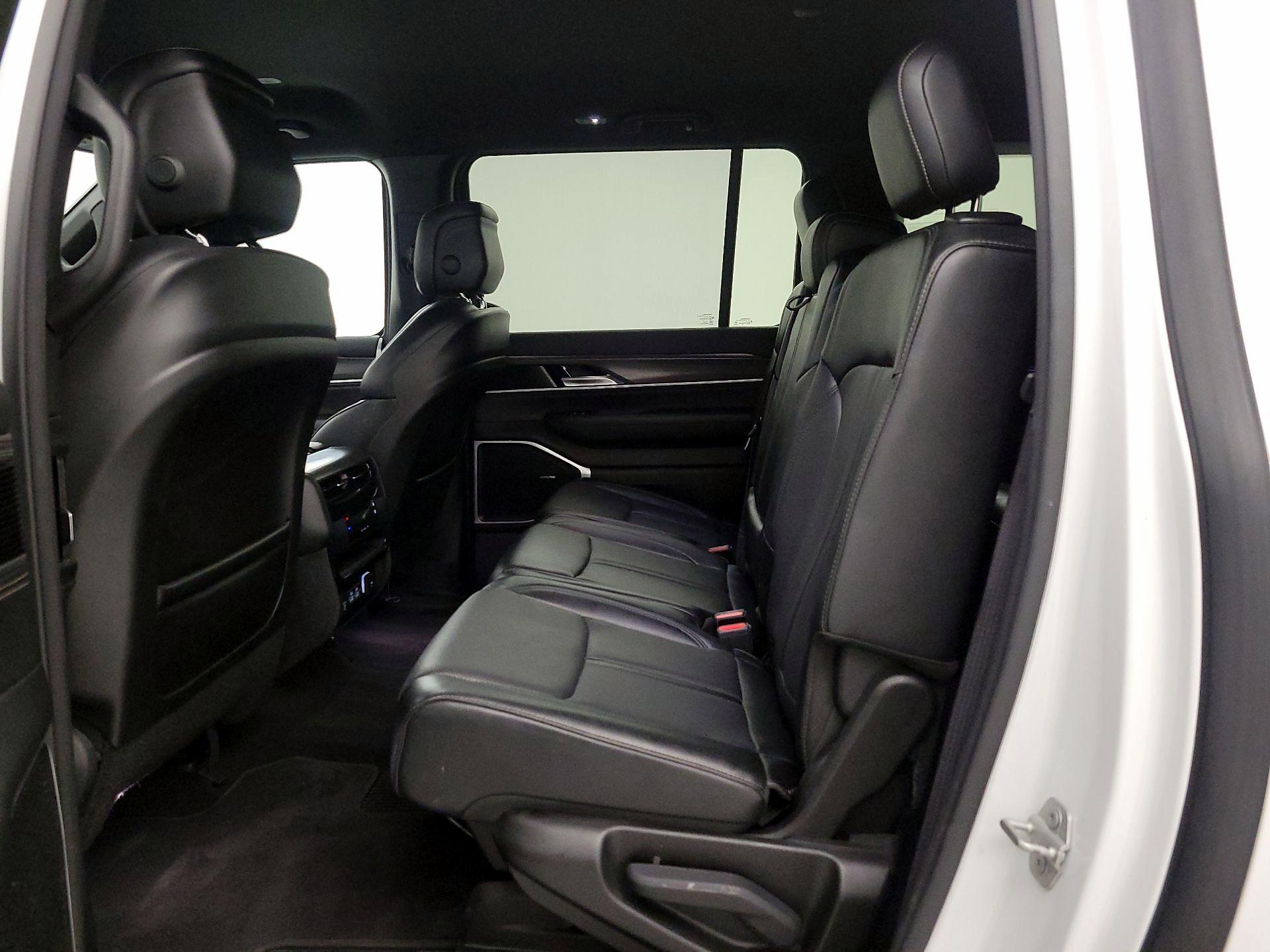 Thumbnail: 2024 Jeep Wagoneer - 20