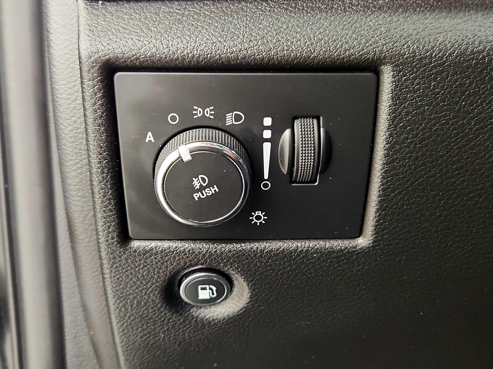 Thumbnail: 2021 Jeep Grand Cherokee - 13