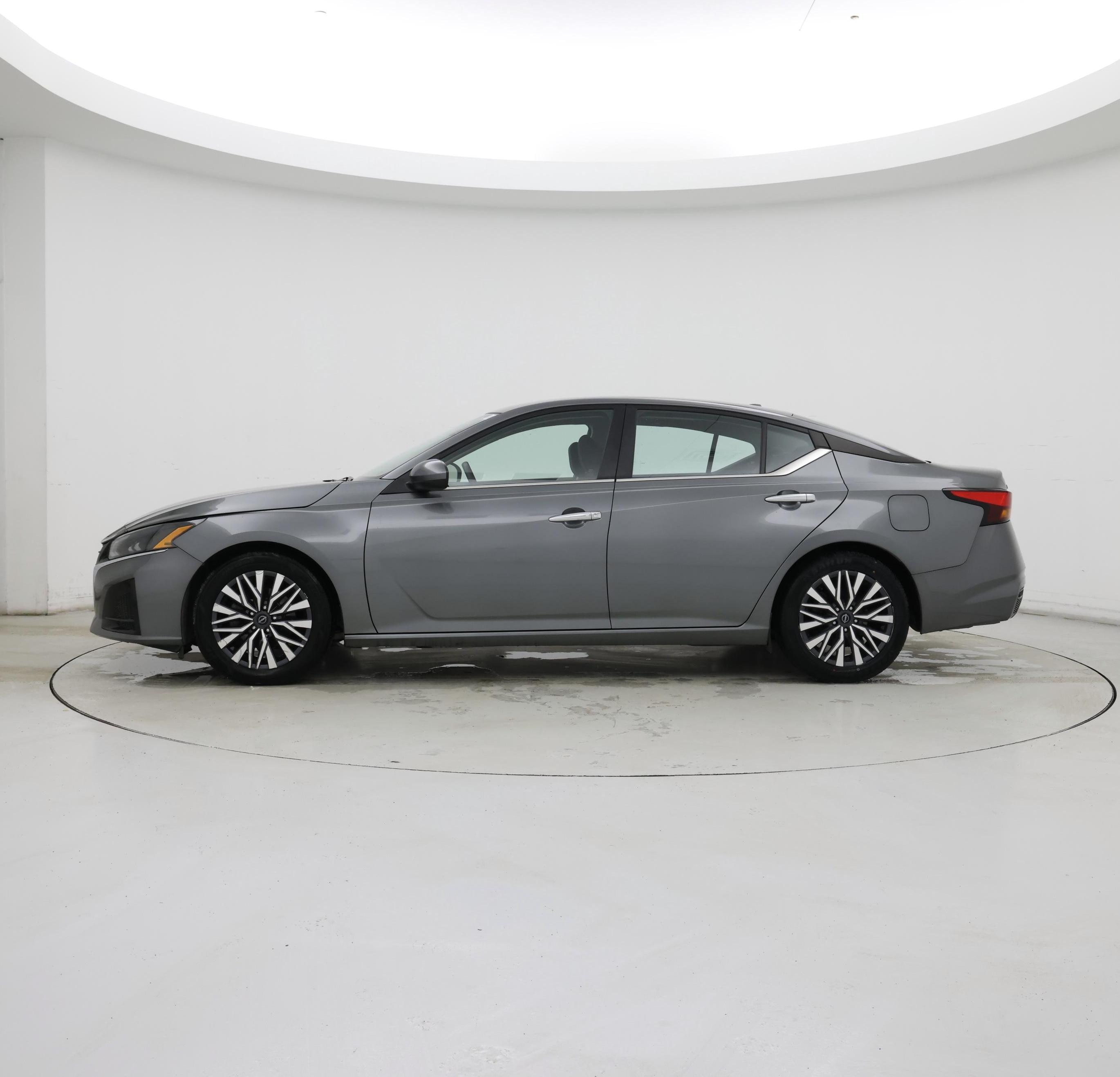 Thumbnail: 2023 Nissan Altima - 3