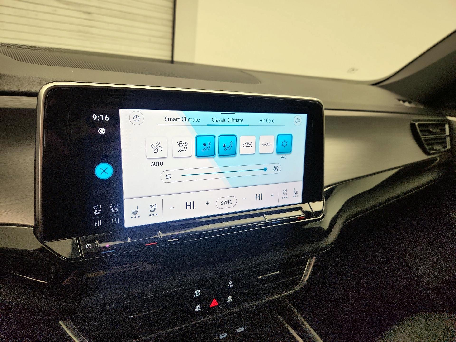 Thumbnail: 2025 Volkswagen Atlas - 16