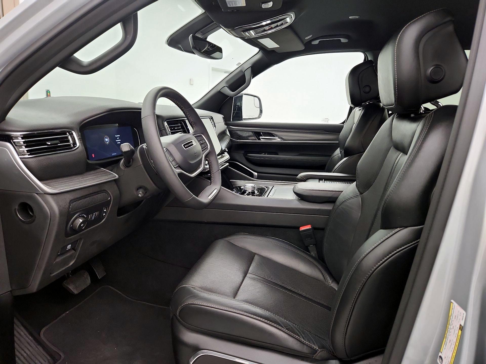 Thumbnail: 2023 Jeep Wagoneer - 11