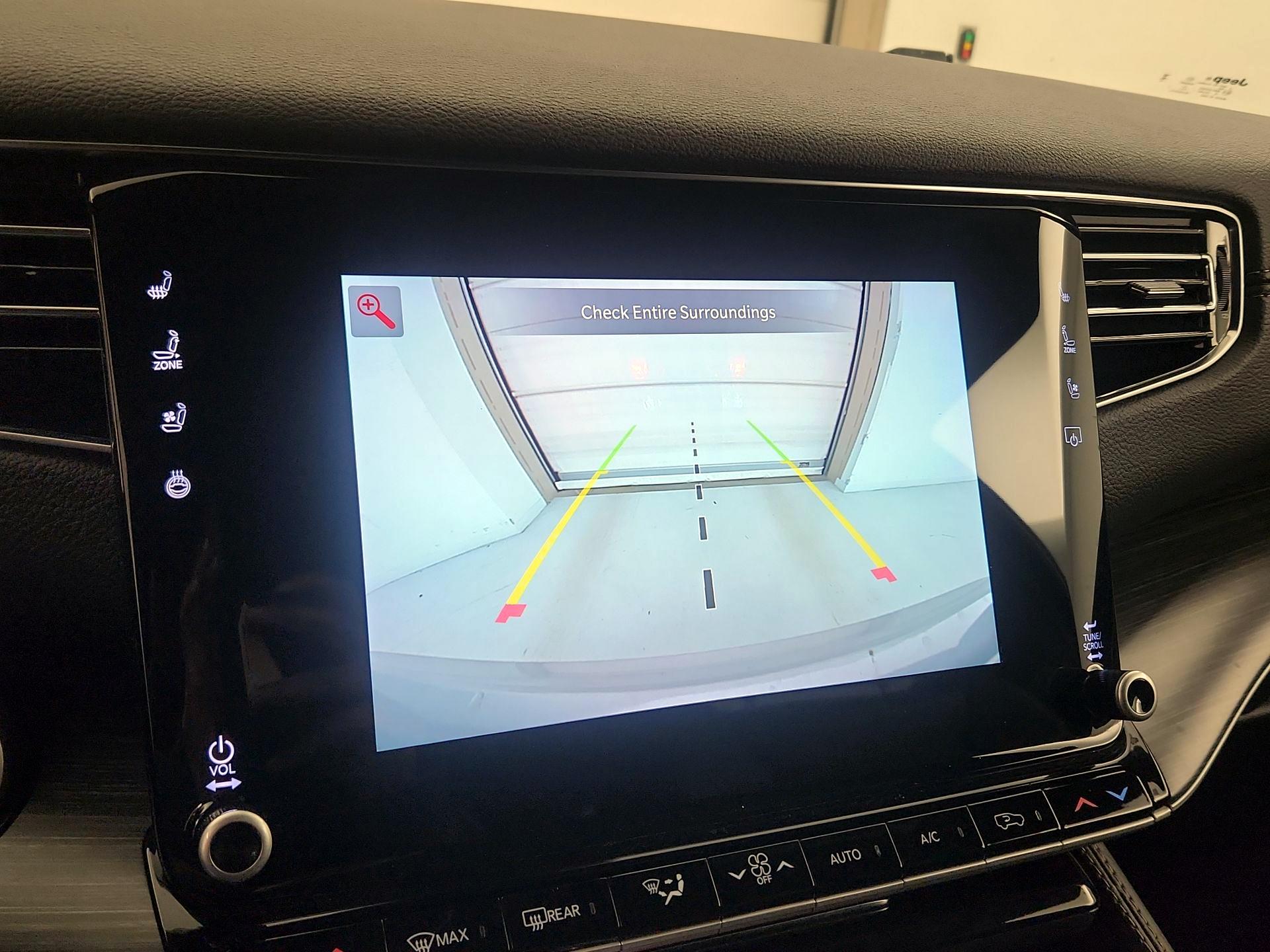 Thumbnail: 2023 Jeep Wagoneer - 15