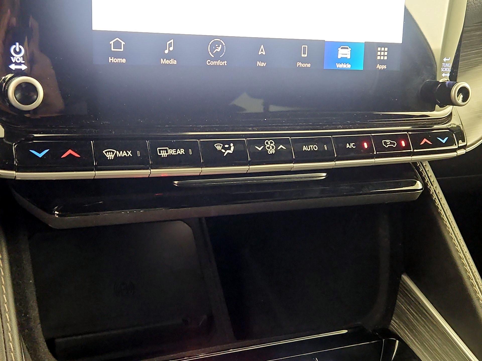 Thumbnail: 2023 Jeep Wagoneer - 17