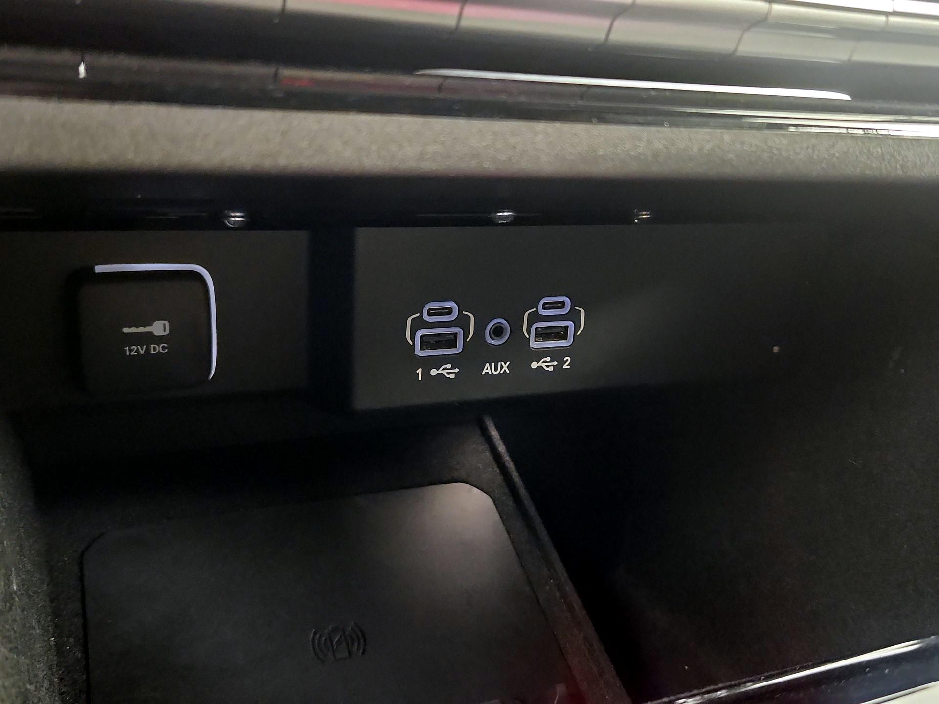 Thumbnail: 2023 Jeep Wagoneer - 19