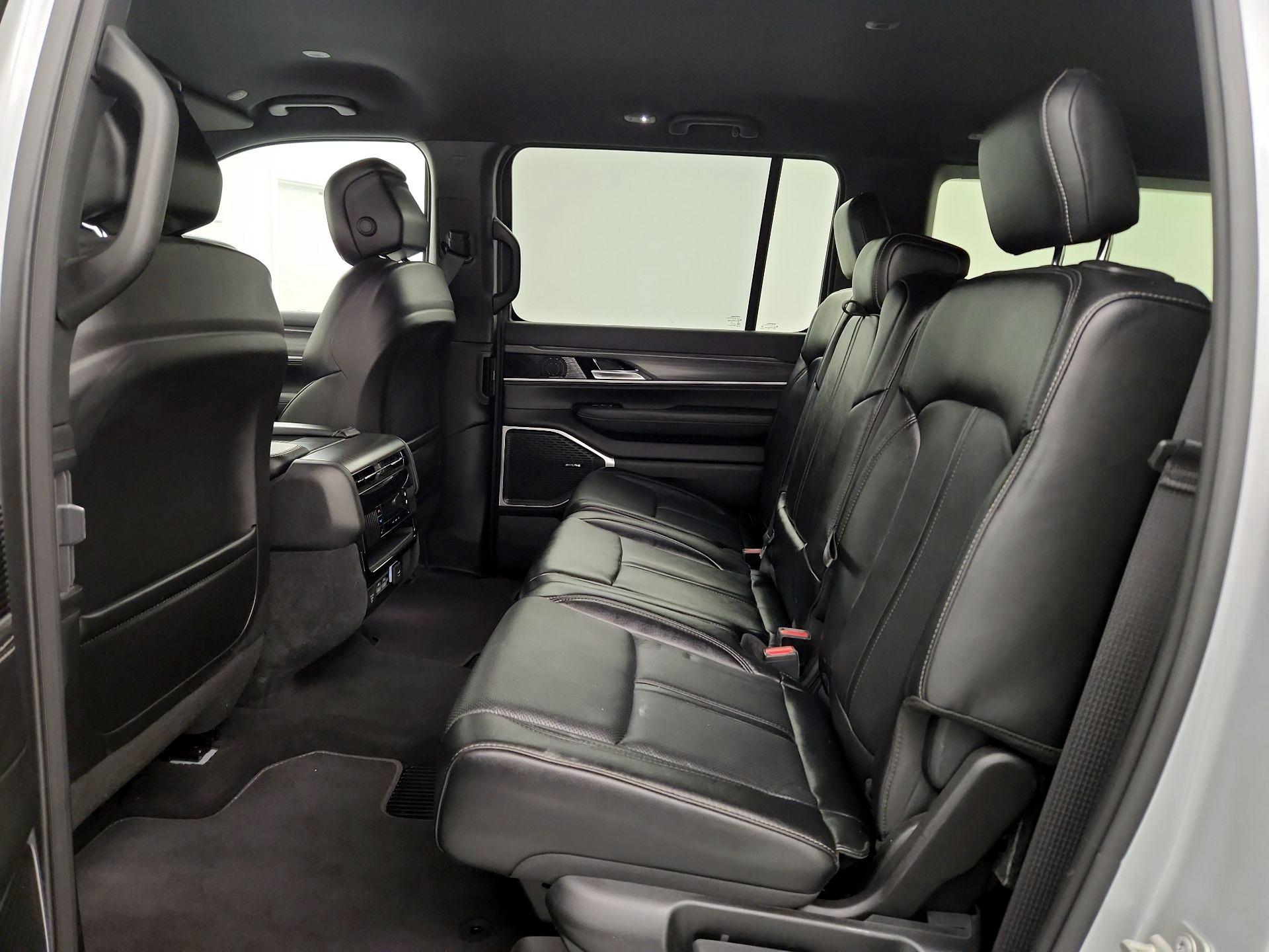 Thumbnail: 2023 Jeep Wagoneer - 20