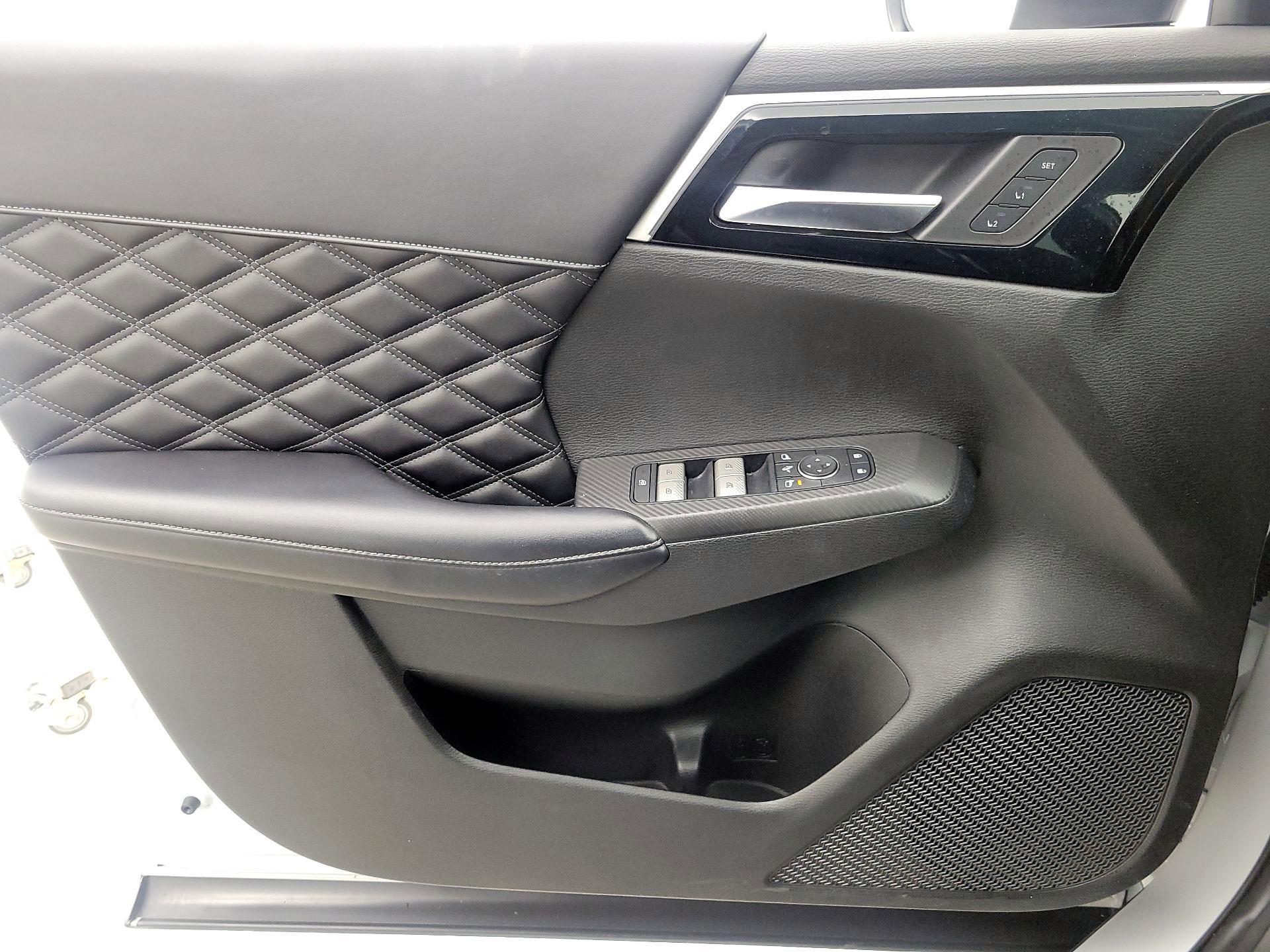 Thumbnail: 2022 Mitsubishi Outlander - 12