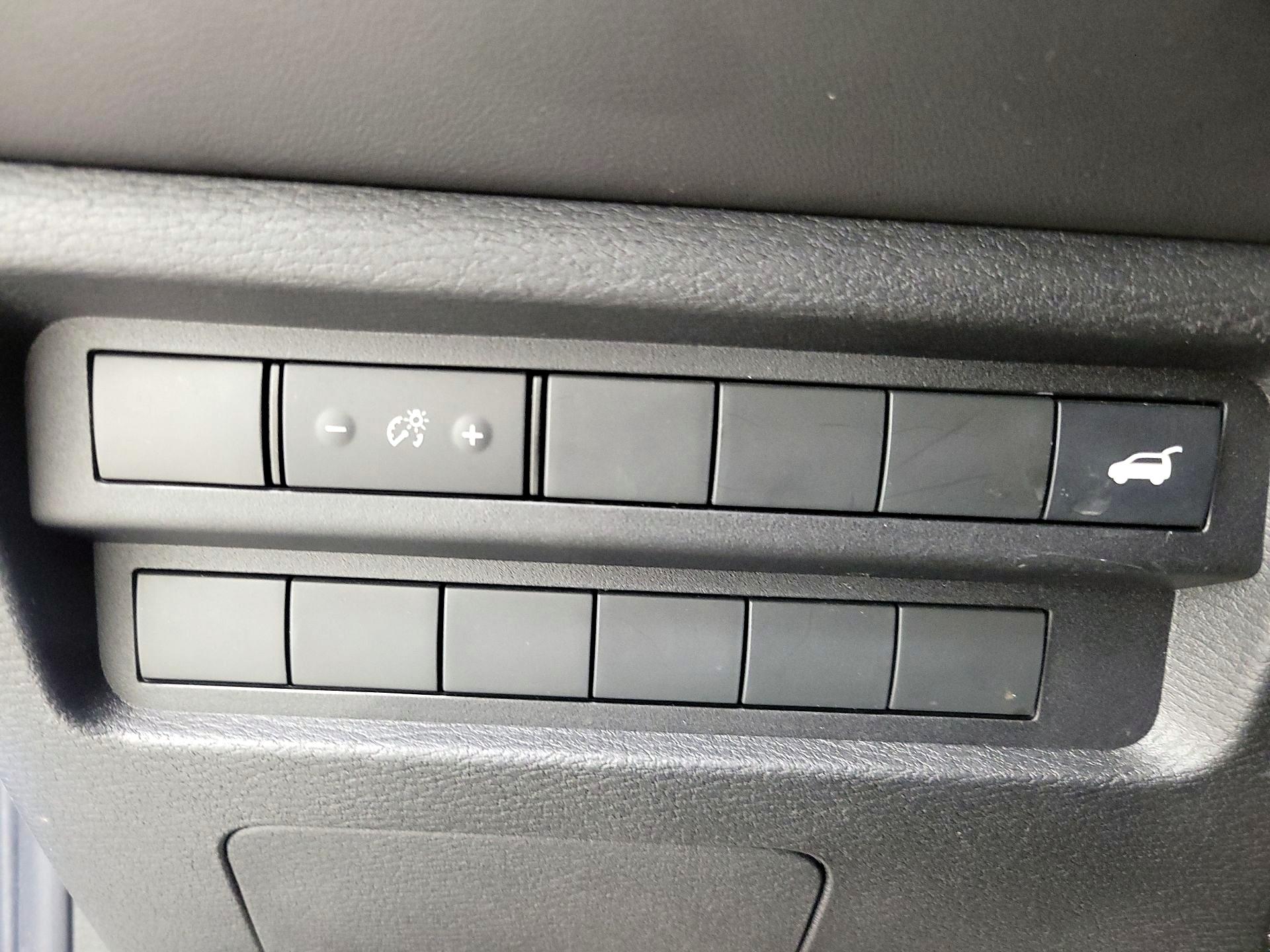 Thumbnail: 2022 Mitsubishi Outlander - 13