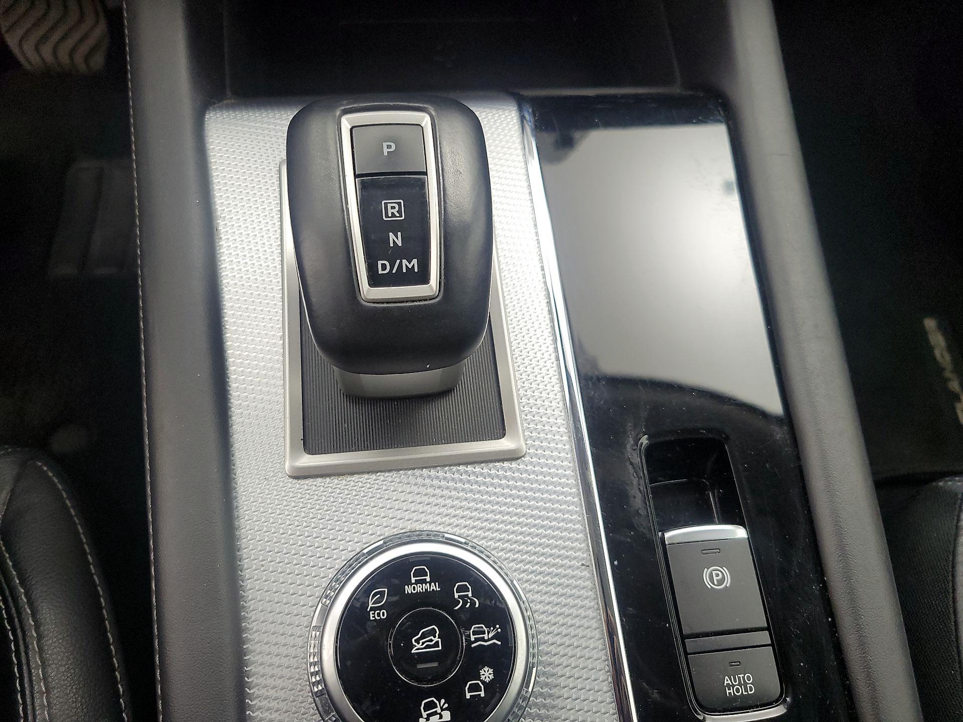 Thumbnail: 2022 Mitsubishi Outlander - 18