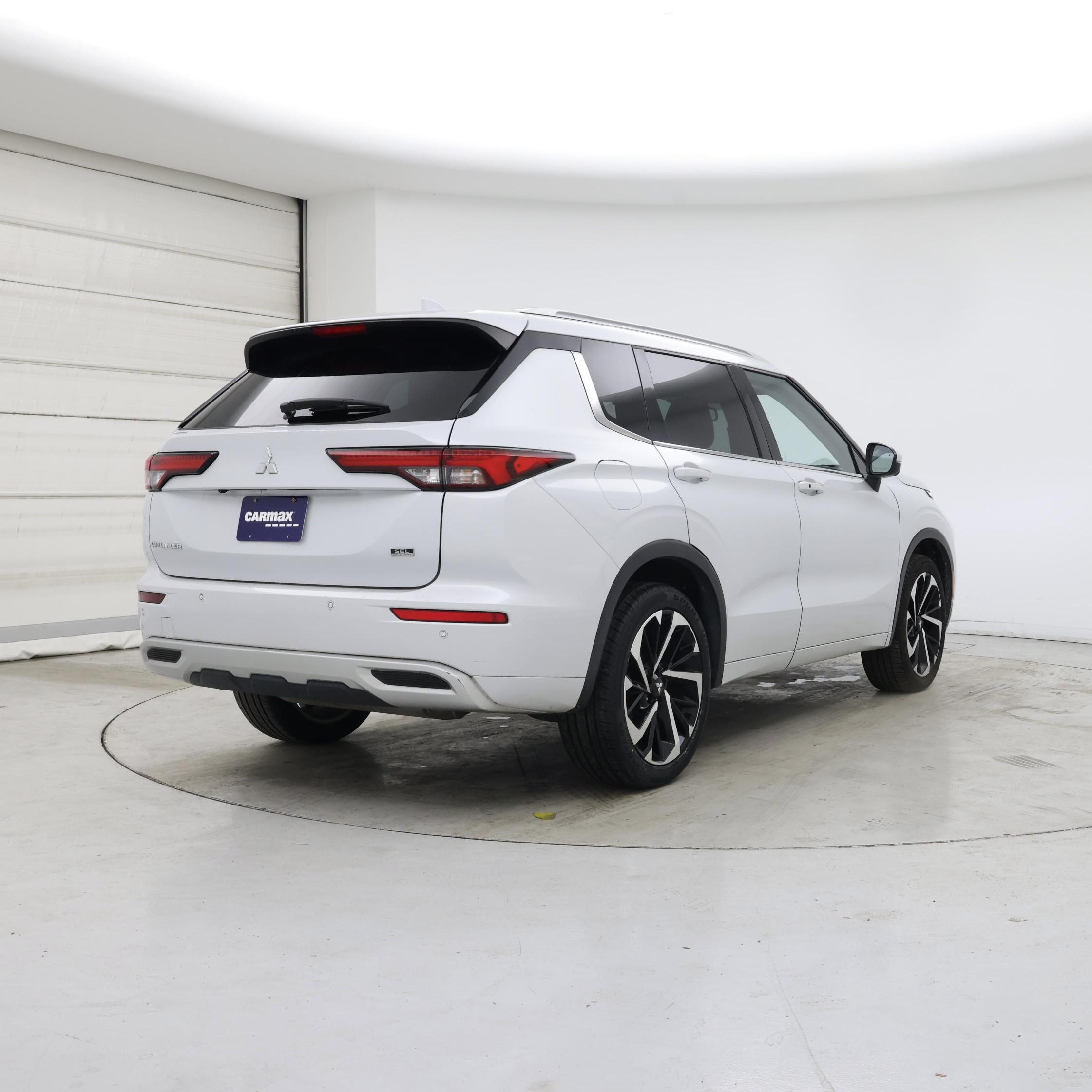 Thumbnail: 2022 Mitsubishi Outlander - 8