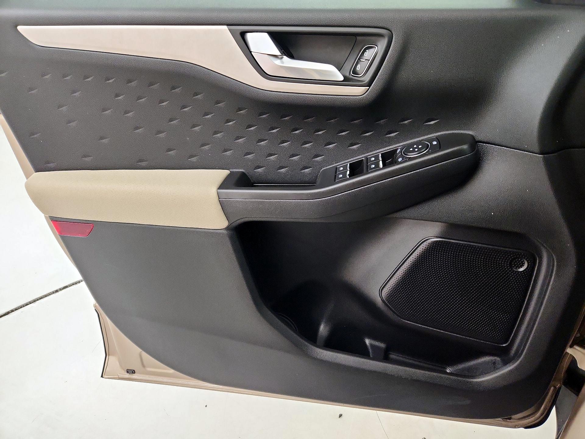 Thumbnail: 2020 Ford Escape - 12