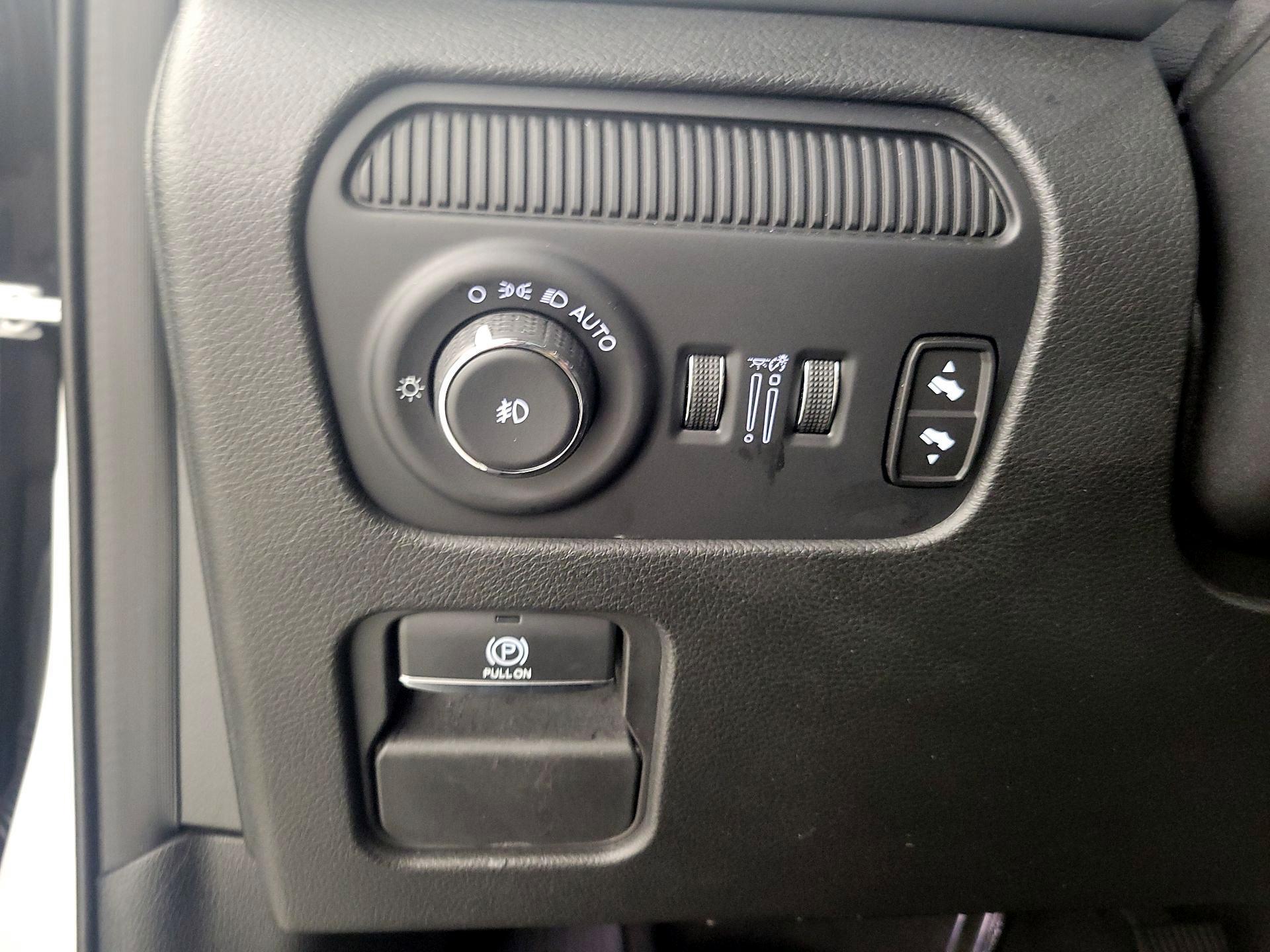 Thumbnail: 2024 Jeep Wagoneer - 13