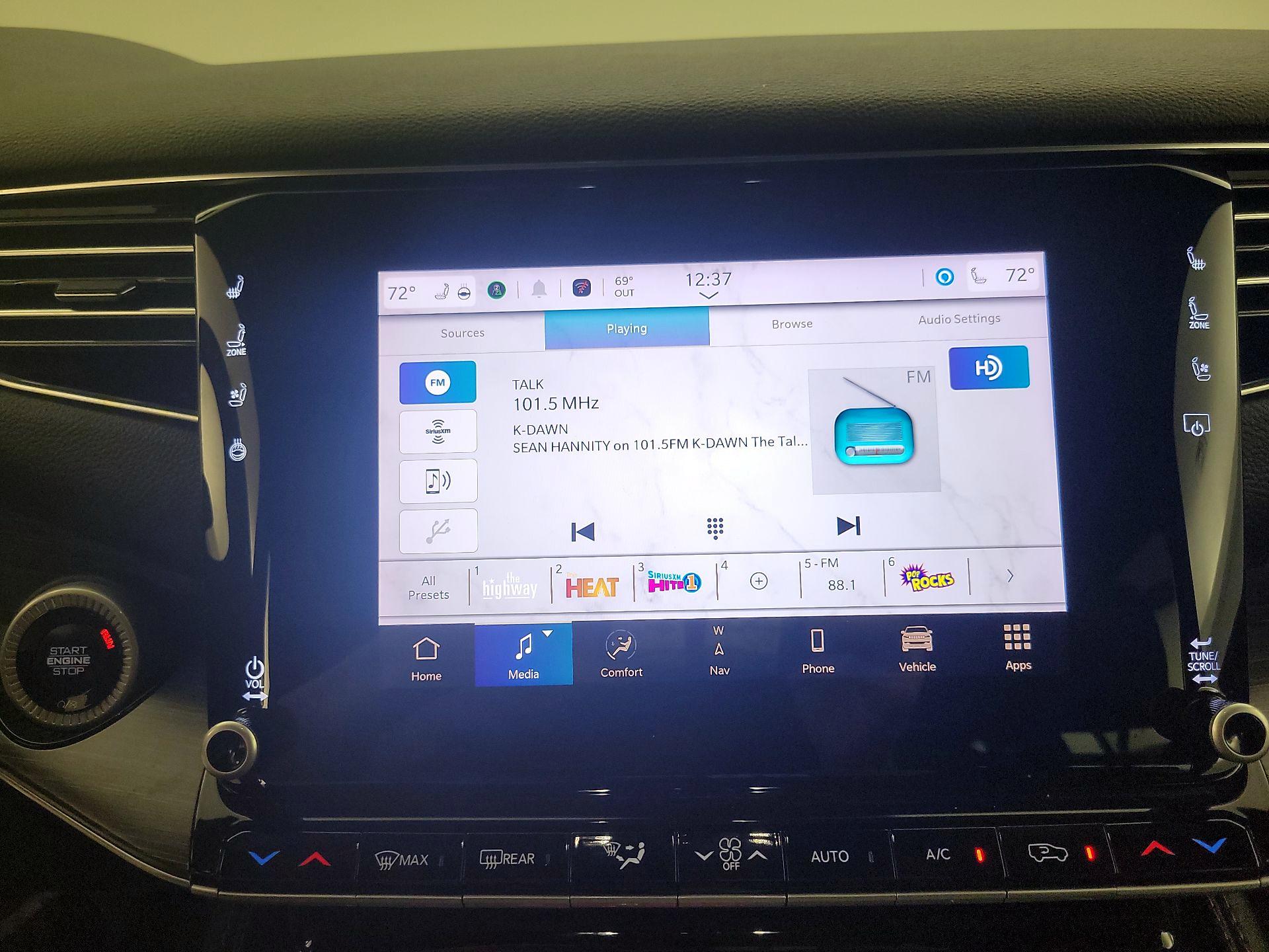 Thumbnail: 2024 Jeep Wagoneer - 16