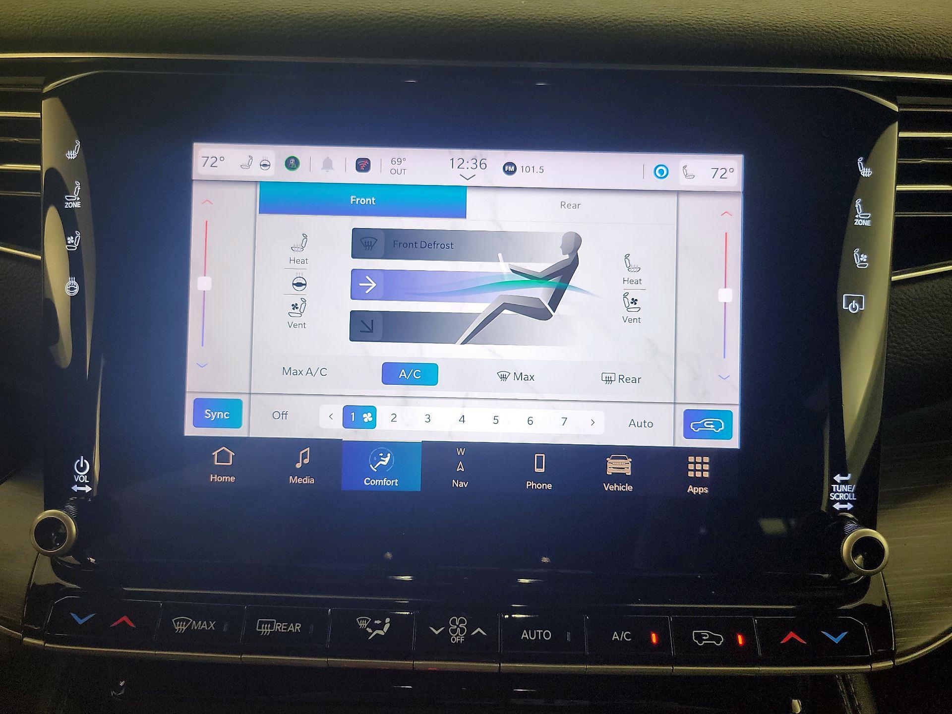 Thumbnail: 2024 Jeep Wagoneer - 17