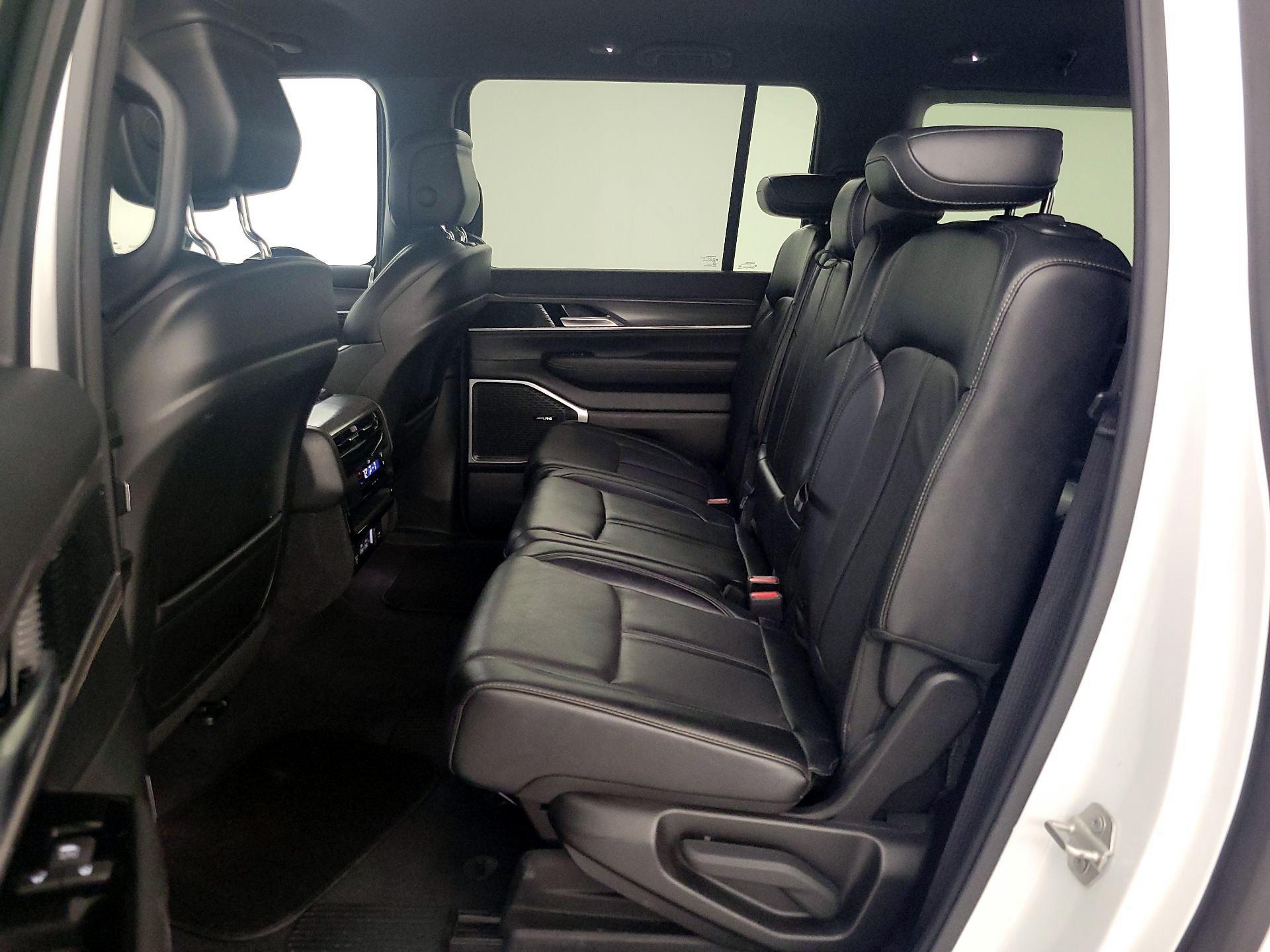 Thumbnail: 2024 Jeep Wagoneer - 20