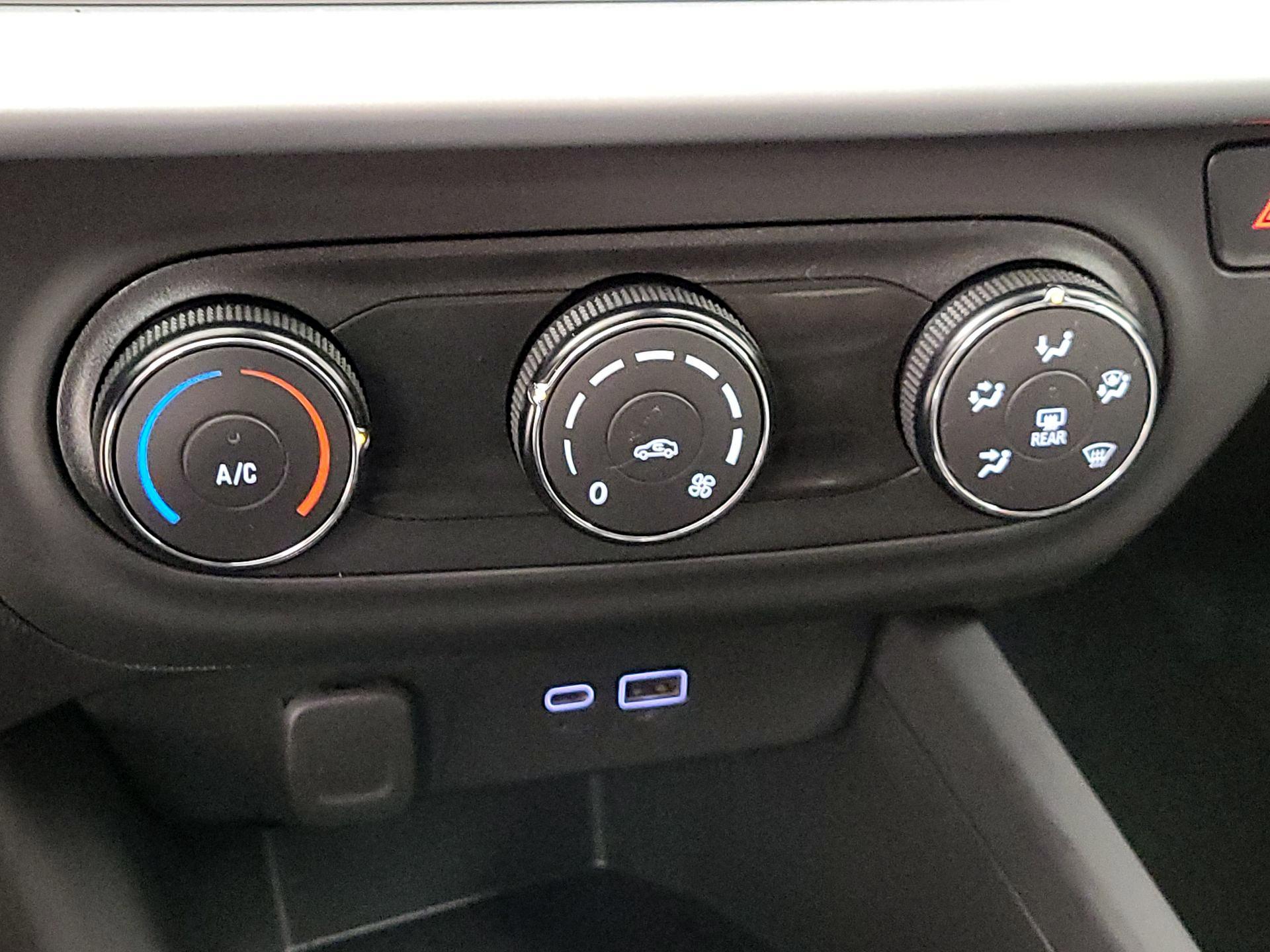 Thumbnail: 2024 Chevrolet Trax - 16