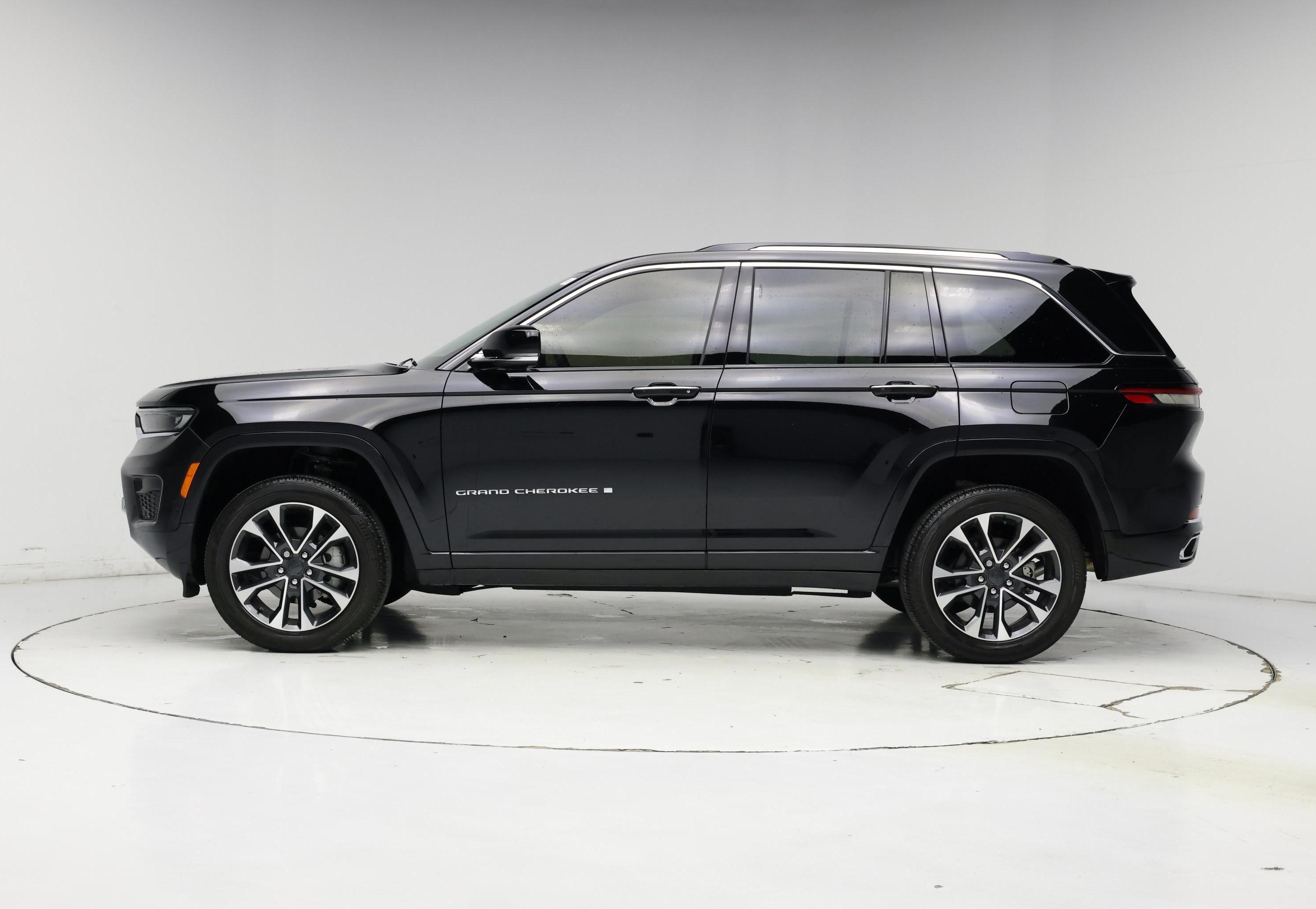 Thumbnail: 2023 Jeep Grand Cherokee - 3
