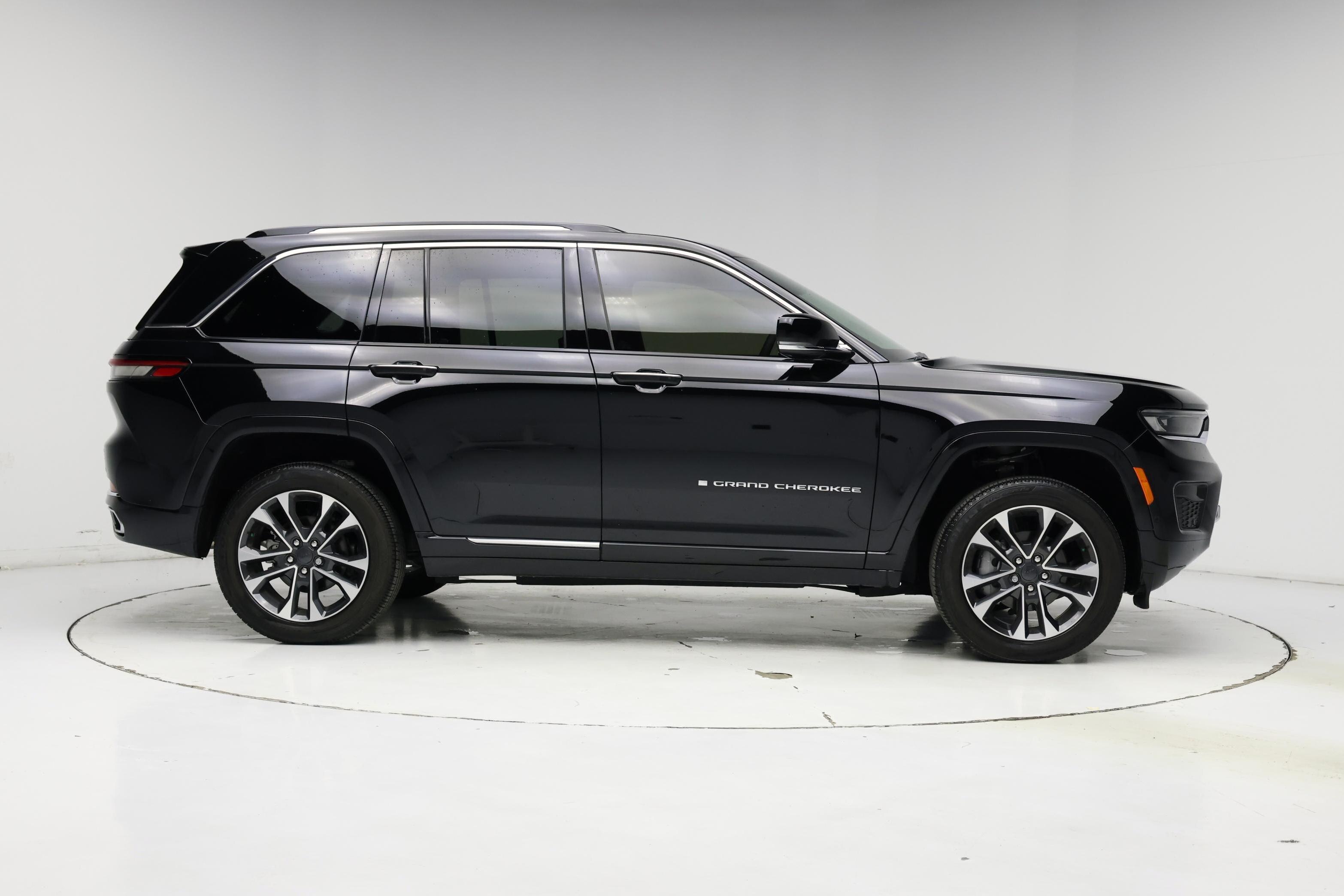 Thumbnail: 2023 Jeep Grand Cherokee - 7