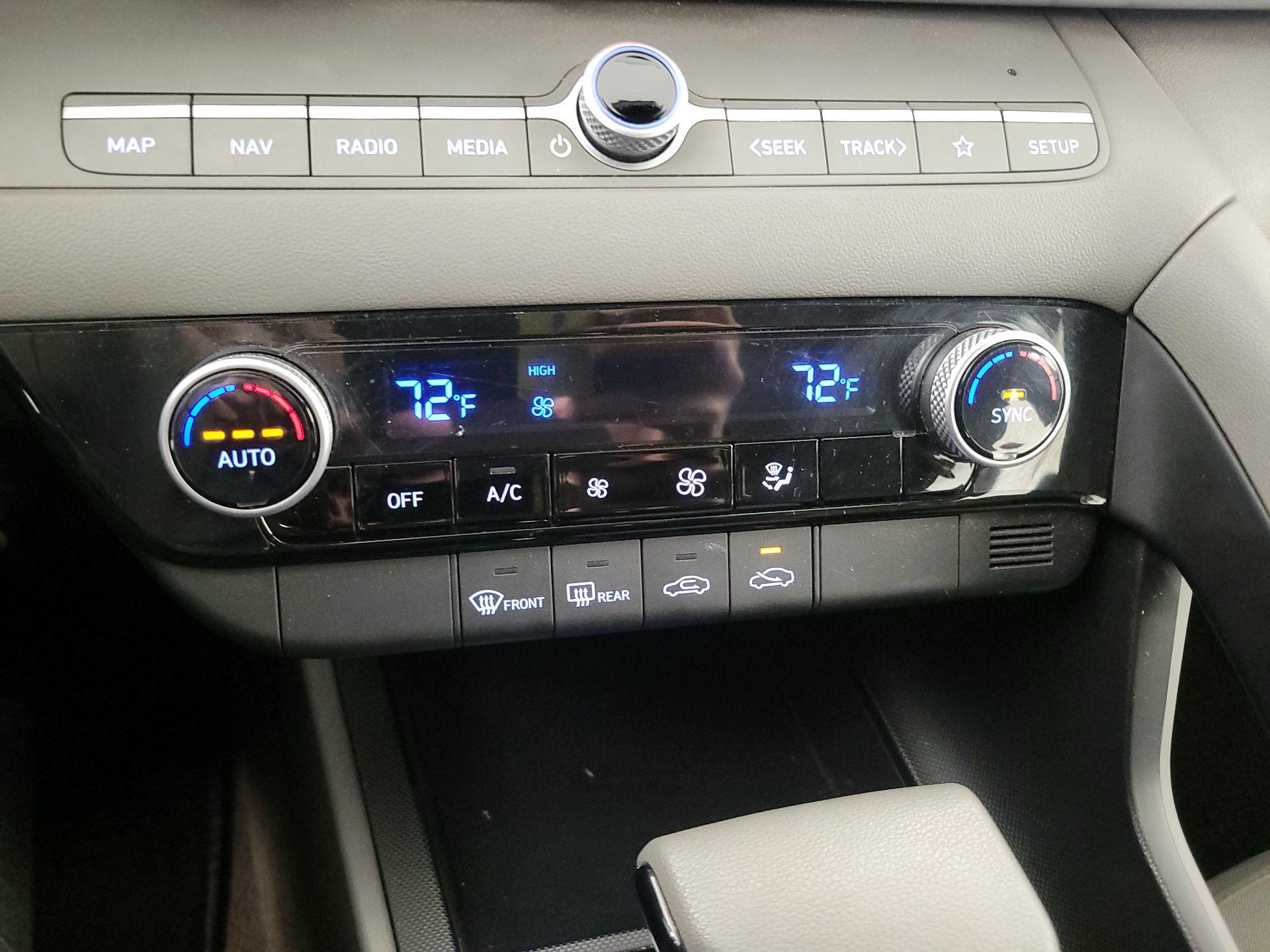 Thumbnail: 2024 Hyundai Elantra - 16