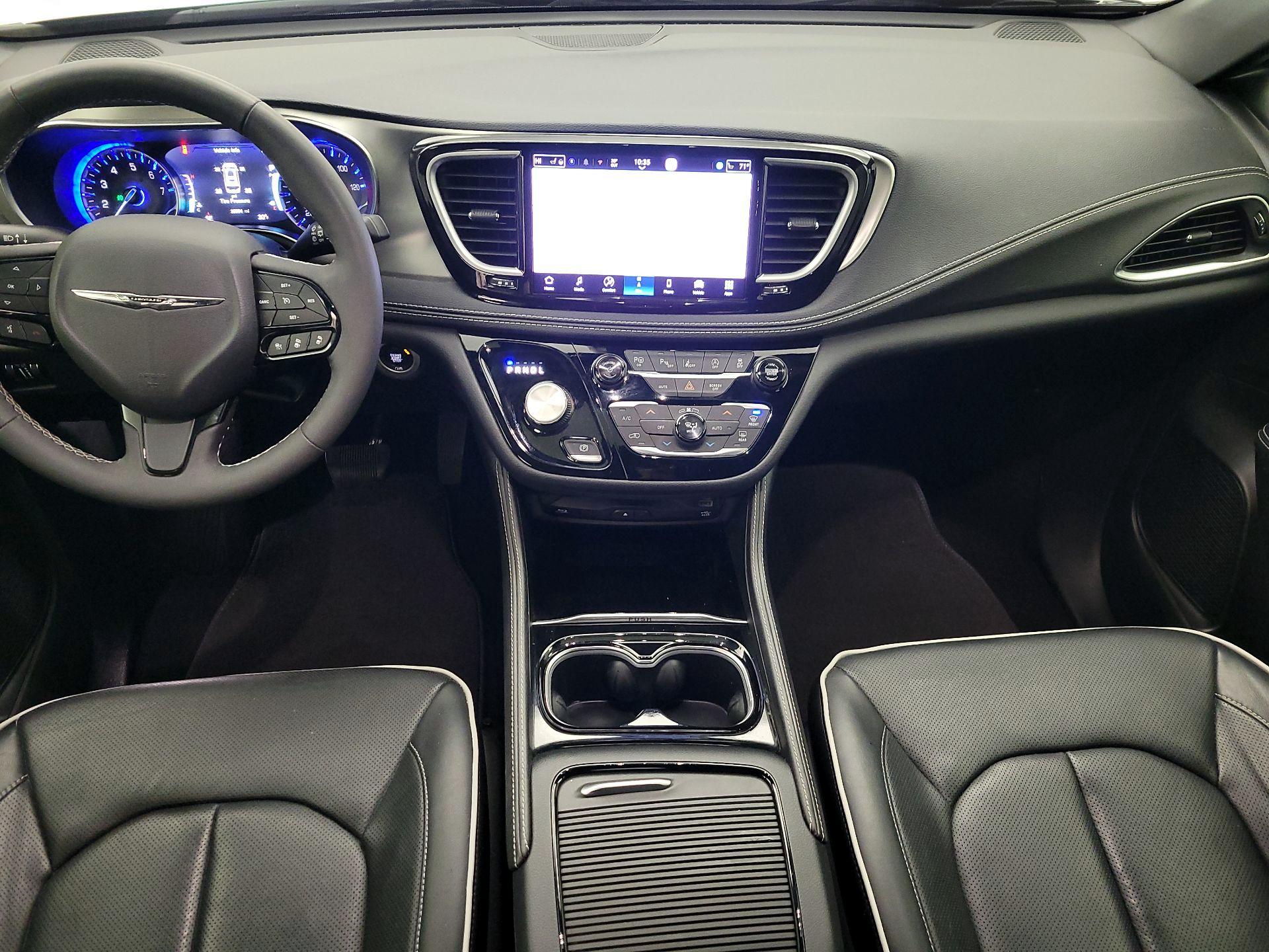 Thumbnail: 2023 Chrysler Pacifica - 9