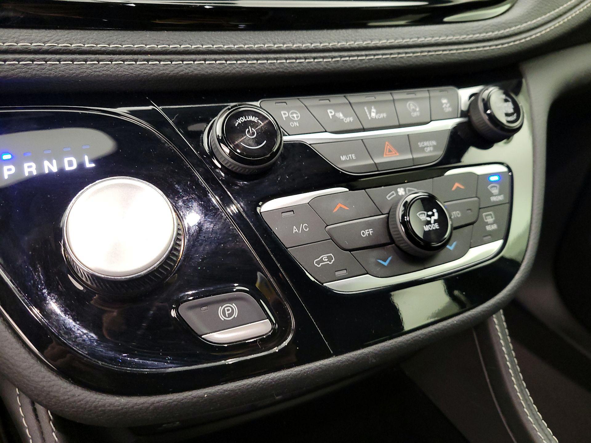 Thumbnail: 2023 Chrysler Pacifica - 17