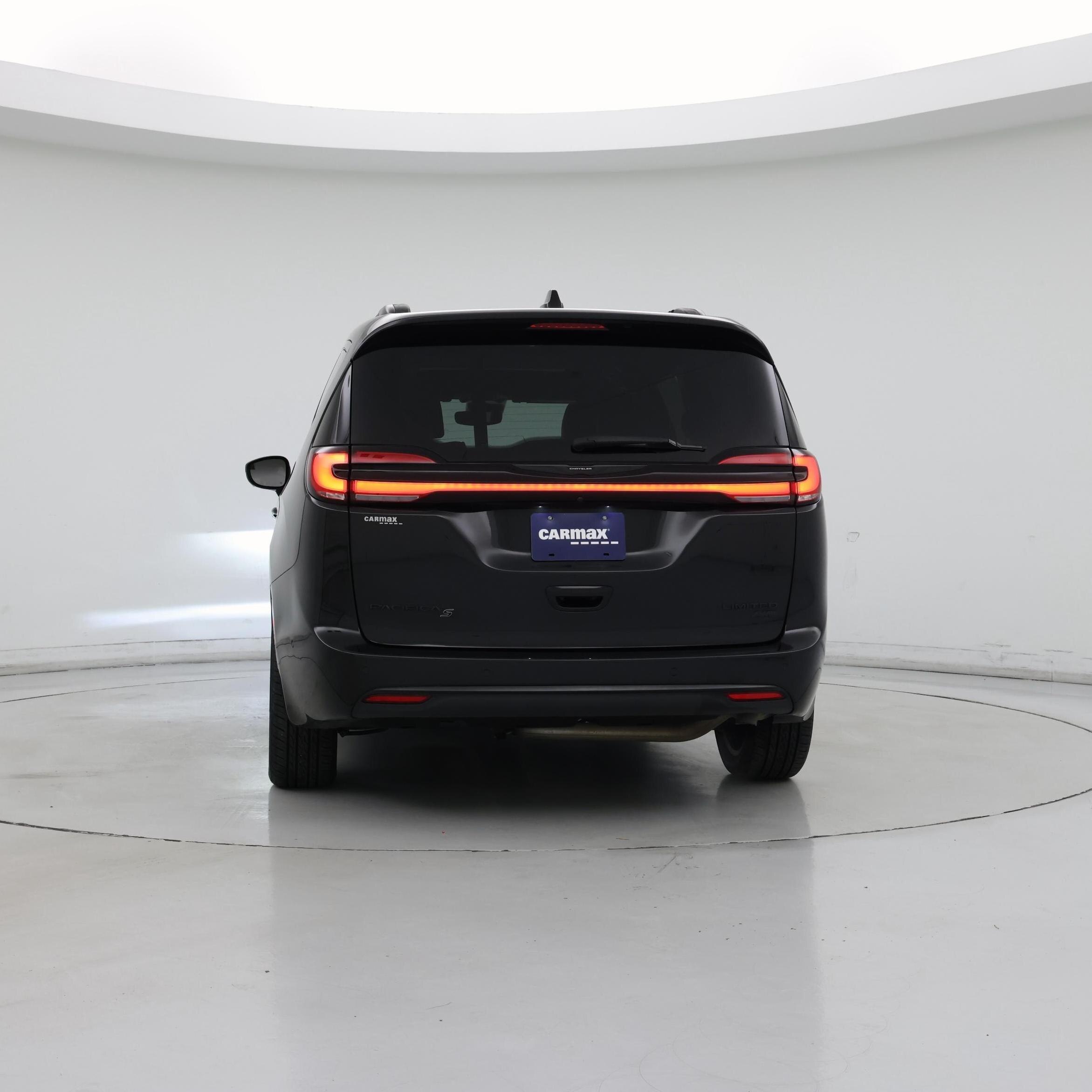 Thumbnail: 2023 Chrysler Pacifica - 6