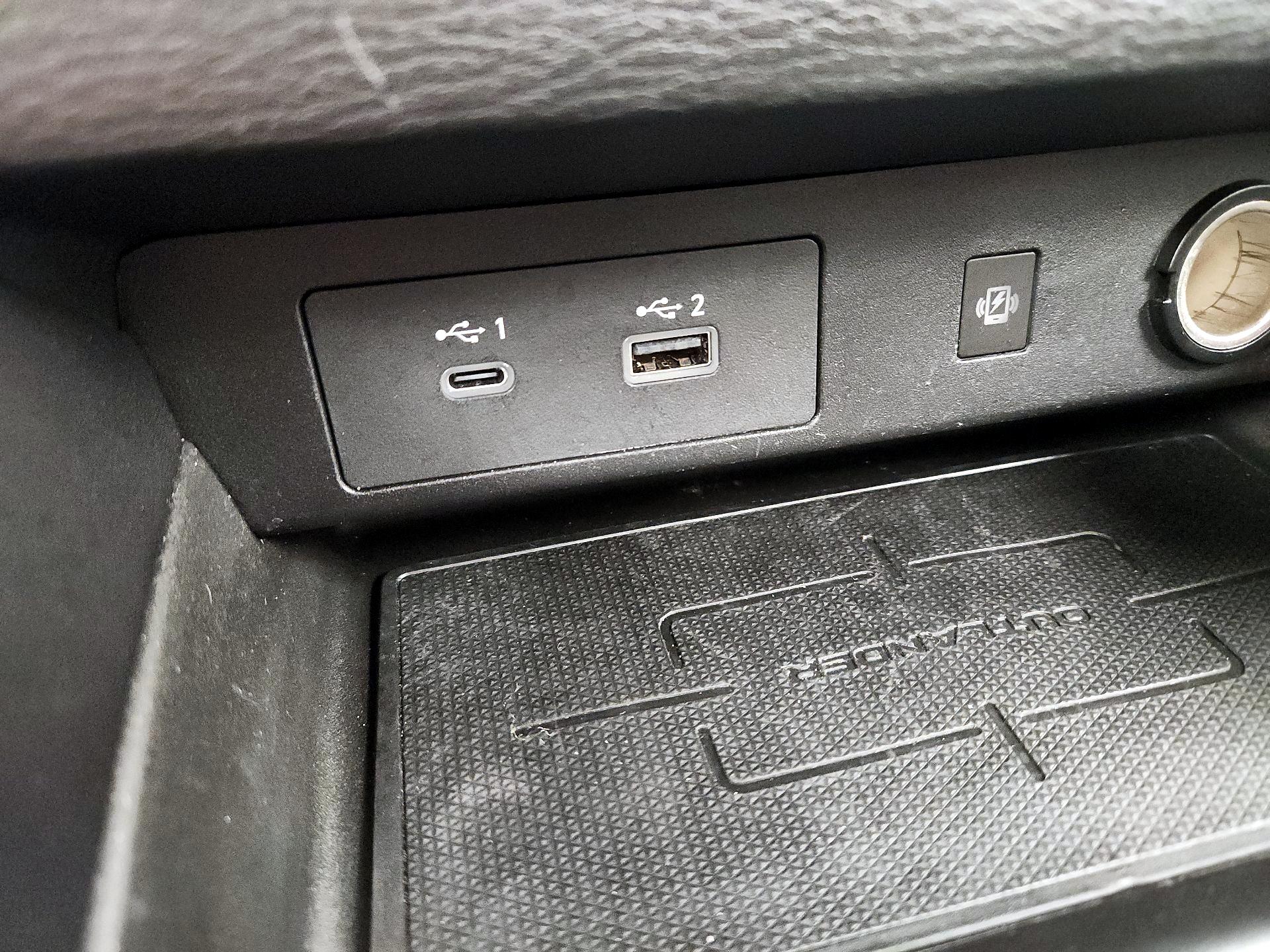 Thumbnail: 2022 Mitsubishi Outlander - 19